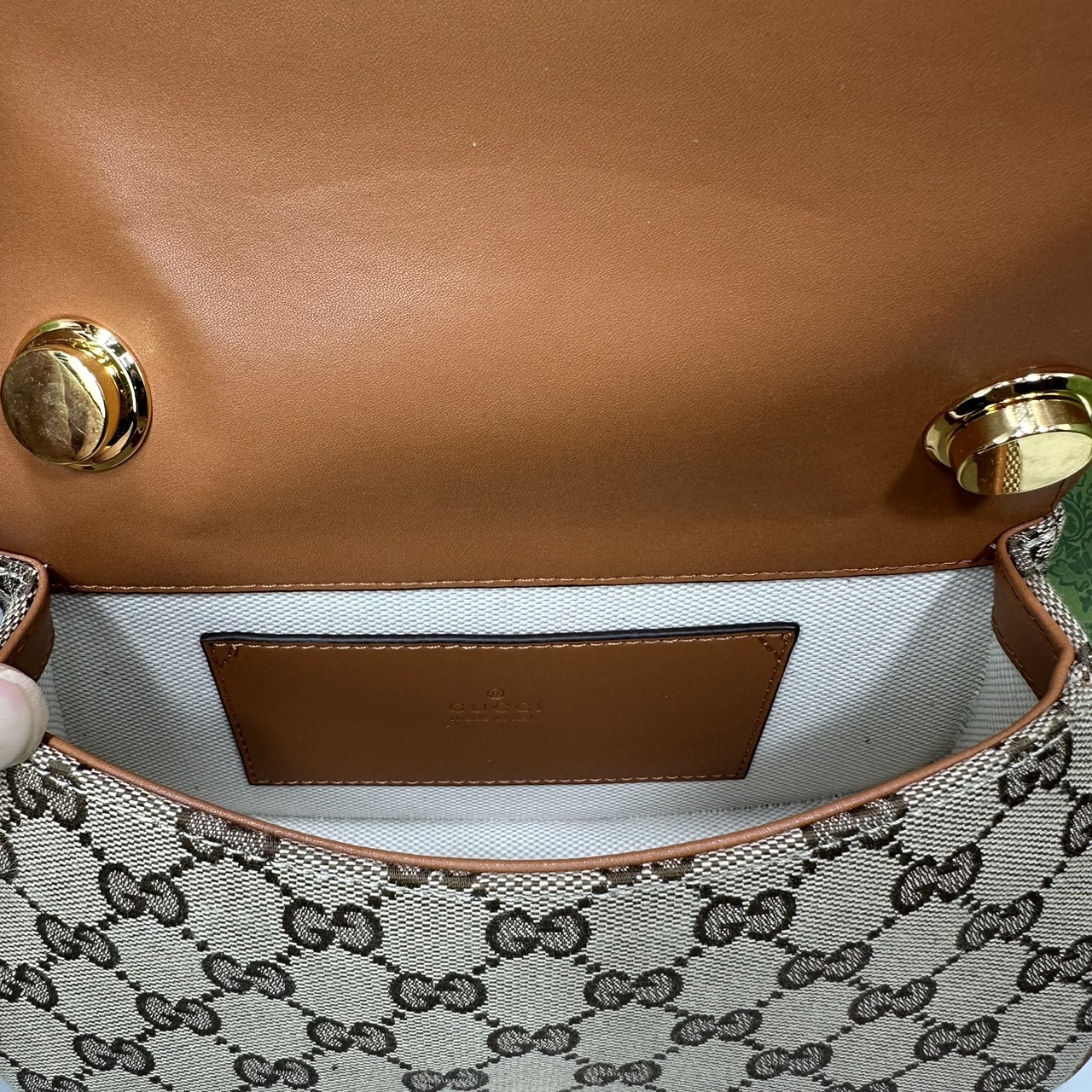 Gucci Blondie mini shoulder bag กระเป๋าสะพายรุ่นใหม่สุดไอคอนนิก ไซส์มินินน่ารักน่าใช้ ดีไซน์วินเทจยุค 70 เป็นความหรูหราที่สามารถใช้งานได้จริง