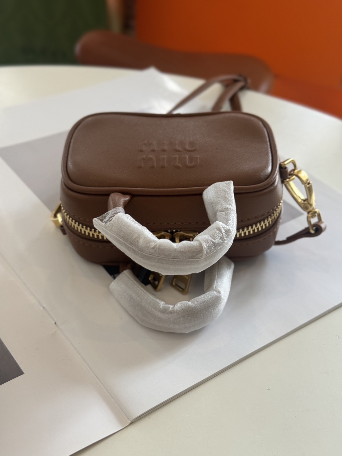 MIUMIU Leather micro bag / MIUMIU Mini Bag กระเป๋าถือสะพายใบเล็ก เกรดออริ 1:1 ใช้งานต่างประเทศได้ ภาพถ่ายจากงานขายจริง
