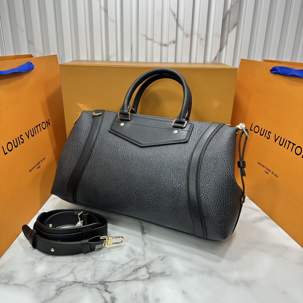 ORI หนังแท้ | LV Biker PM bag กระเป๋าสะพาย ใหม่ล่าสุดเปิดตัวโดดเด่นใน Spring -Summer 2025 ได้แรงบันดาลใจมาจากเสื้อแจ็คเก็ตไบเกอร์สุดไอคอนิก โทนสีคลาสสิกเหนือกาลเวลาไอเท็มหลักเปี่ยมสไตล์ประจำฤดูกาลนี้และในอนาคต