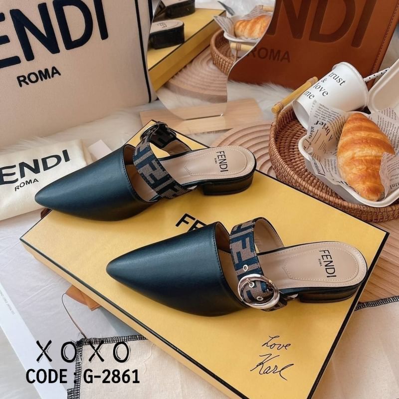 FENDI Mid Heel รองเท้างานสวม งานแบรนด์ หัวแหลม ใส่แล้วขาเรียวยาว แมทส์ชุดง่าน น้ำหนักเบา มีส้นเล็กน้อย กำลังใส่สบาย (ชนช้อป) วัสดุหนัง PU