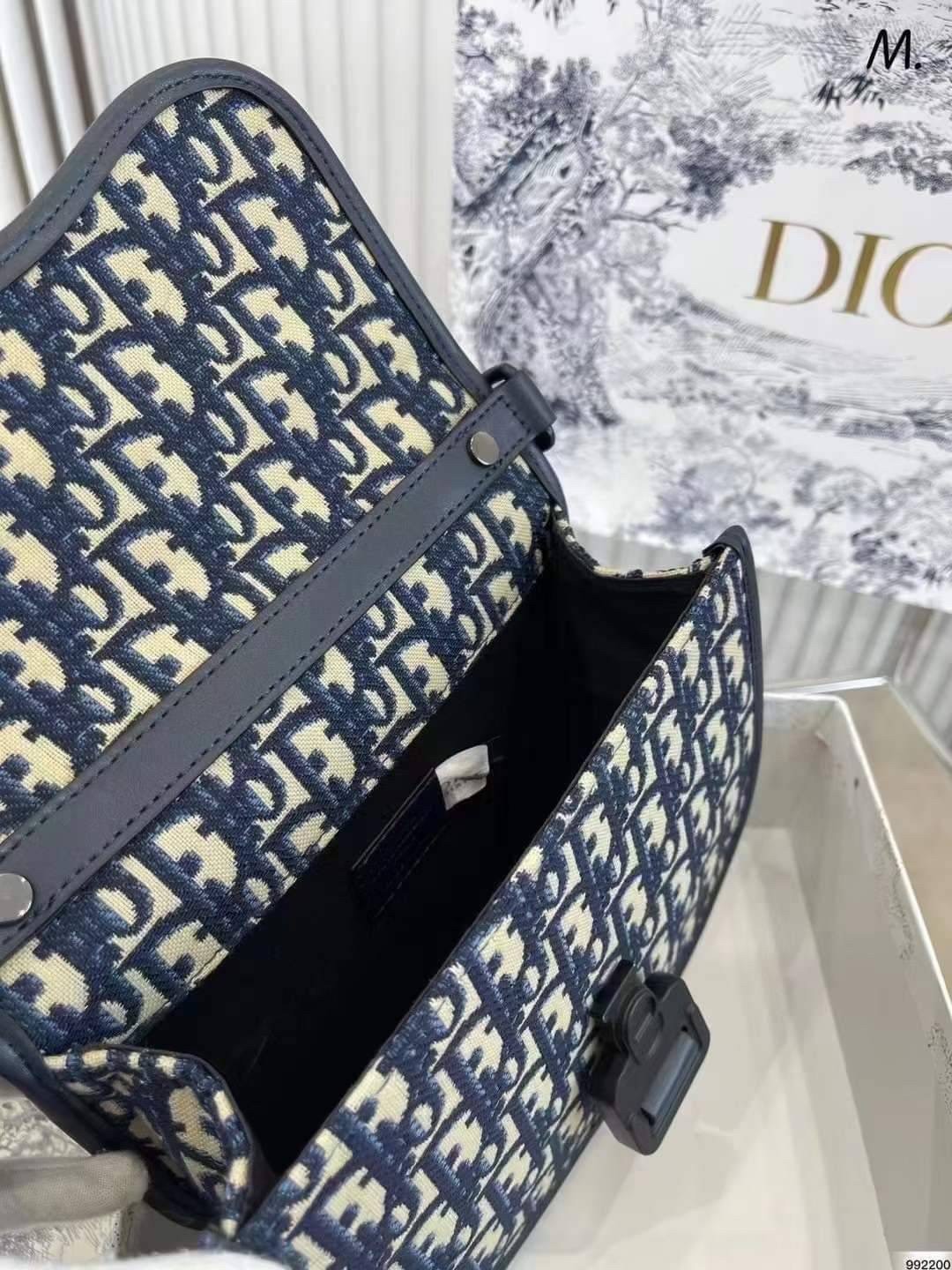 DIOR MINI GALLOP BAG WITH STRAP ภาพถ่ายจากงานขายจริง ใช้งานต่างประเทศได้
