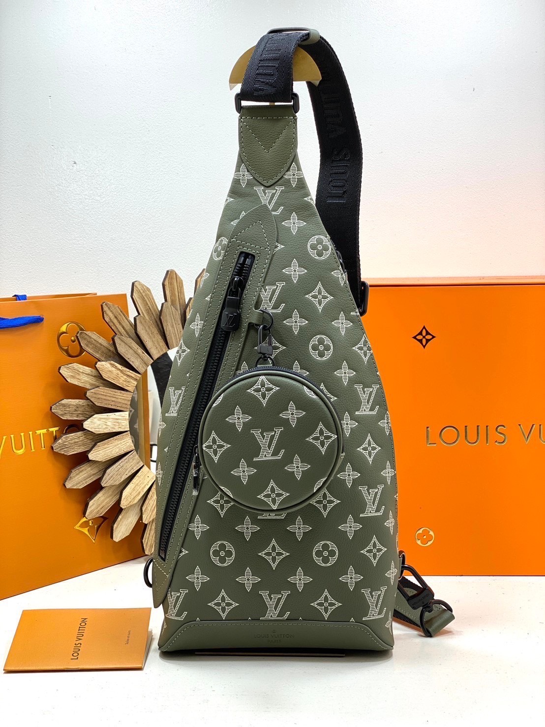 TOP ORI หนังแท้ | LV Duo Slingbag / LV Belt Bag กระเป๋าคาดอกดีไซน์ใหม่ สปอร์ตและดูหรูในตัว รูปทรงใช้งานง่ายได้ทุกลุค ที่สุดของไอเท็มขายดี