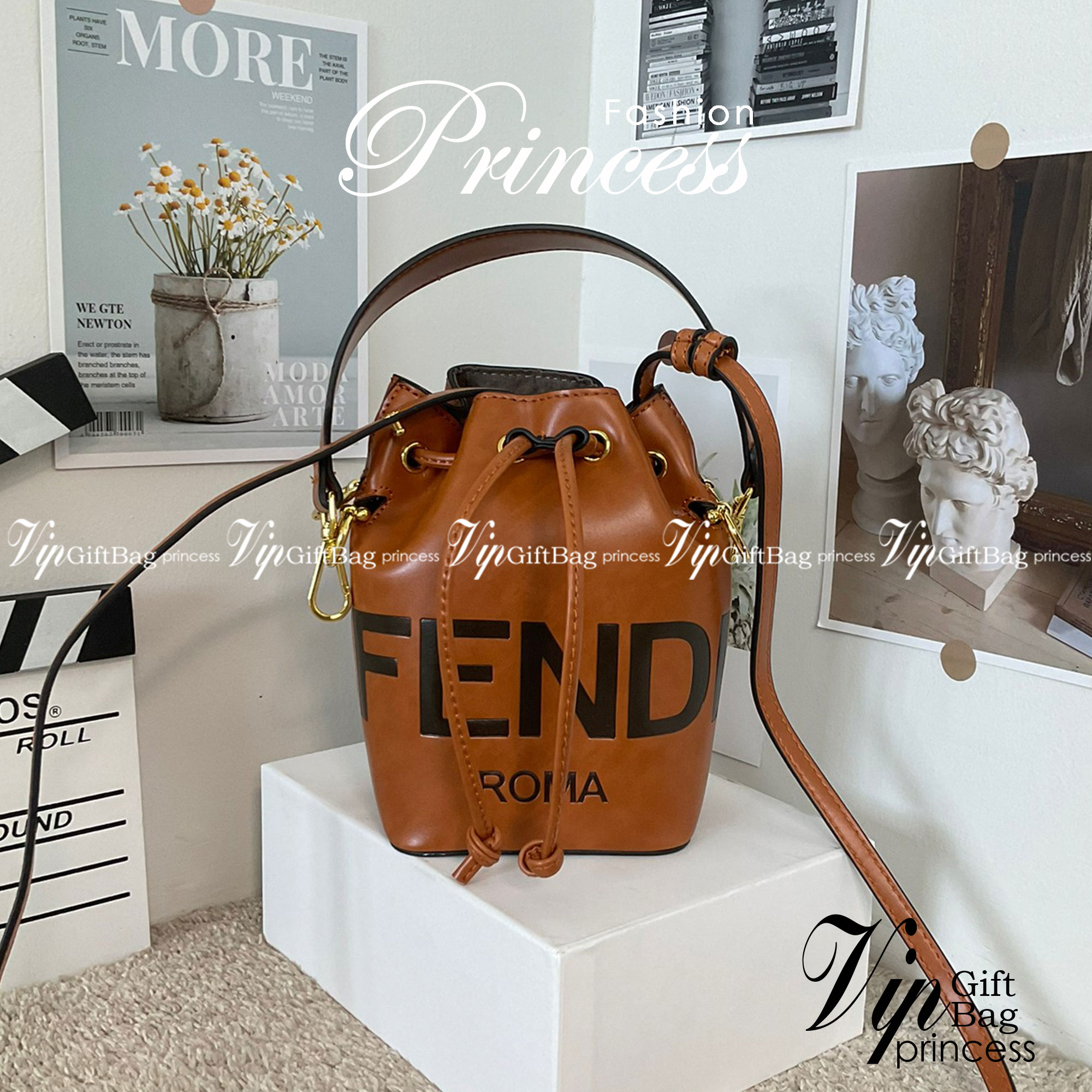 FENDI MON TRESOR MINI LEATHER BUCKET IN BROWN ทรงขนมจีบสุดฮิต! เปิดปิดด้วยตัวเปิดแบบรูด ภายในมีช่องใส่ของหลัก ใส่กระเป๋าสตางค์กลาง + มือถือได้ ทรงนี้กำลังมาแรงมาก อะไหล่ทอง มีสายให้สองแบบ ปรับเปลี่ยนลุคได้ง่าย พร้อมส่งที่ไทยราคาสุดคุ้มห้ามพลาดค่ะ!