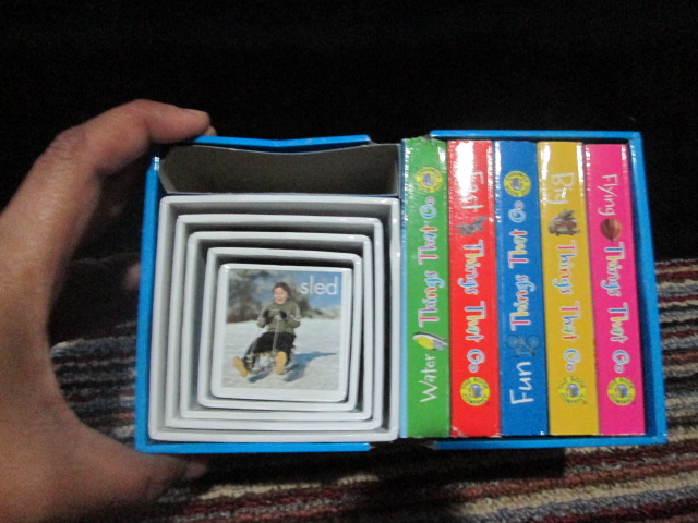 Things that do_5 books and 5 building blocks by The Book Company Publishing Ltd. หนังสือเด็กมือหนึ่งกล่องไม่สวยครับ