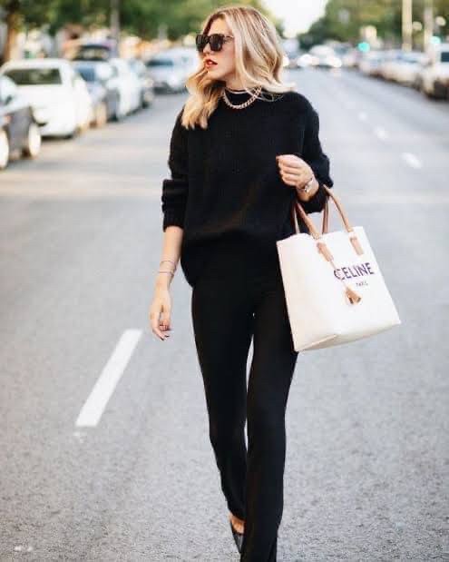 รุ่นขายดีในตำนาน! Celine Horizontal Cabas Canvas / CELINE TOTE BAG กำลังมาแรงในยุคปัจจุบันเลยทีเดียวเพราะด้วยขนาดและดีไซน์ของกระเป๋าแบบถุงกระดาษทรงสี่เหลี่ยมผืนผ้า