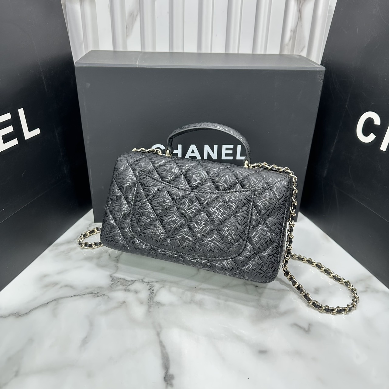 ORI หนังแท้ | CHANEL Classic Flap Bag TopHandle 20cm กระเป๋าสะพายคคลาสสิกพร้อมหูจับ หรูหราระดับตำนาน สวยงามเหนือกาลเวลา
