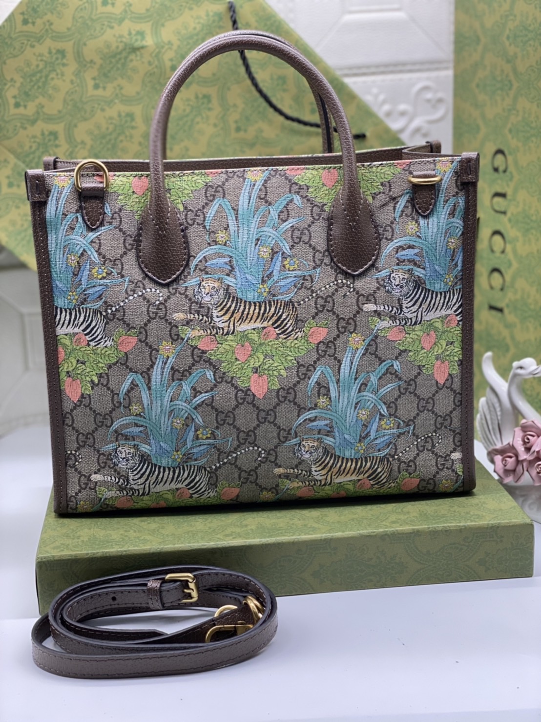 หนังแท้ GUCCI Tiger GG small tote bag พร้อมส่งที่ไทย