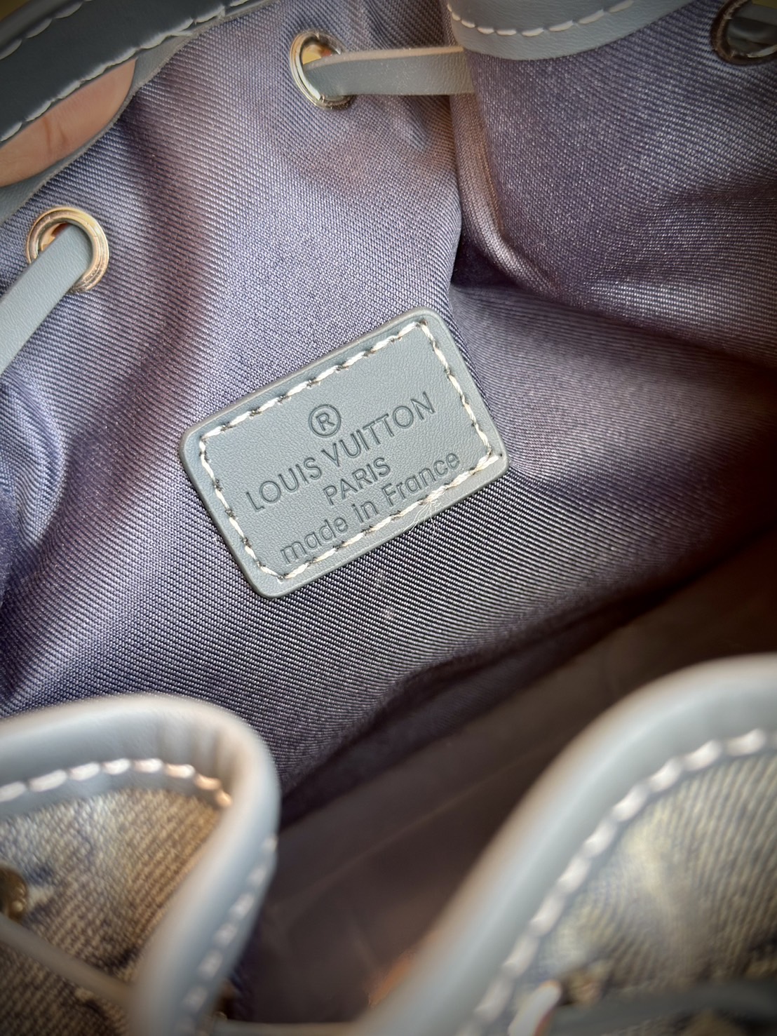 LV Nano Noé Denim Vintage Bag / LV Bucket Bag กระเป๋าทรงบัคเก็ตเดนิมสไตล์วินเทจ รุ่นใหม่ปั้มลายโมโนแกรมบนเดนิมสุดไอคอนิก ที่ใครเห็นต้องเป็นคลั่งรัก ผู้ดี หรูหราได้ทุกลุค ทุกสไตล์