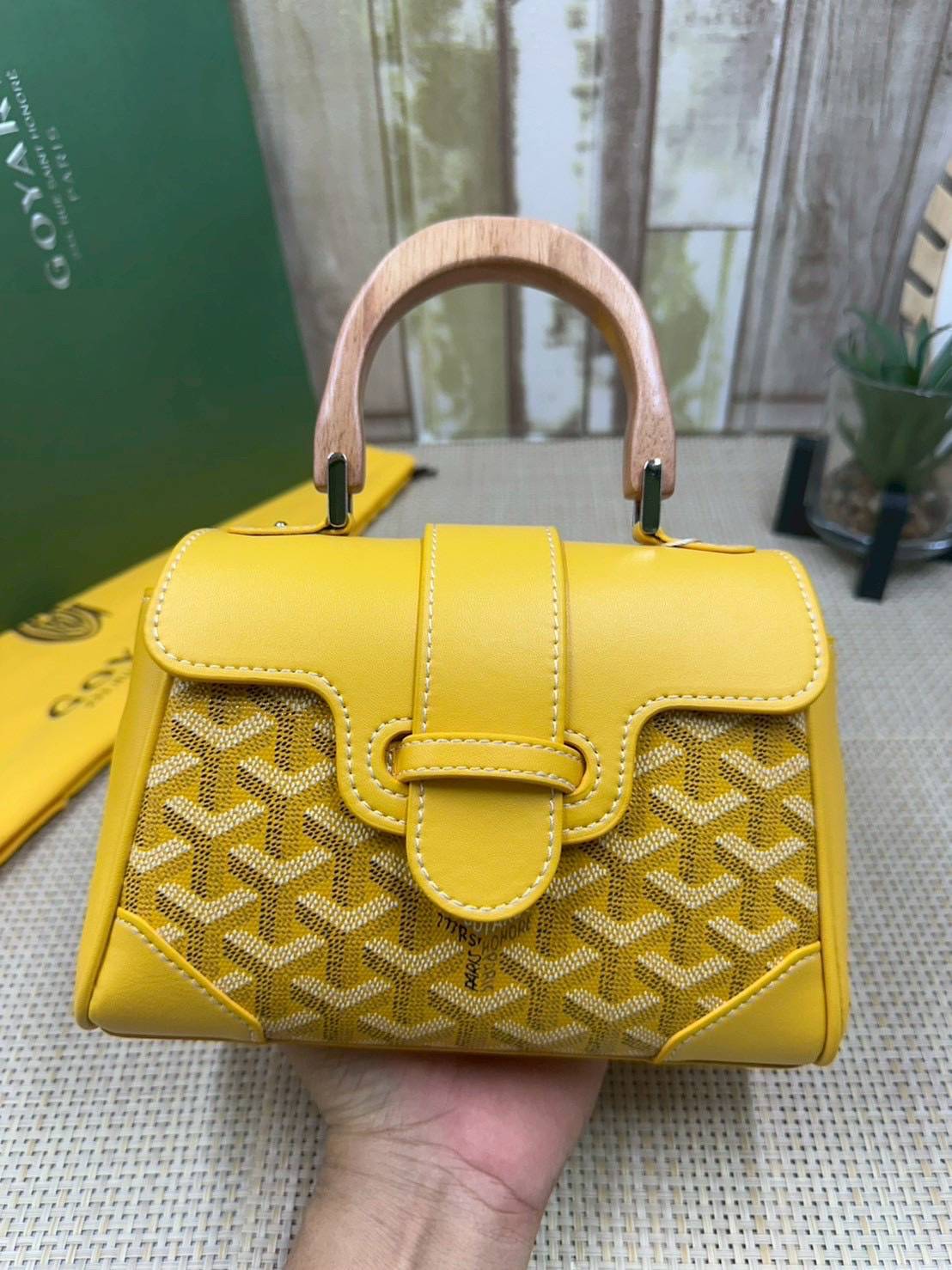 10 สี ORI หนังแท้ | GOYARD Saïgon Souple Mini Bag 20cm กระเป๋าถือ/สะพายดีไซน์หูจับไม้เป็นเอกลักษณ์ที่สวยหรูหราสง่างาม