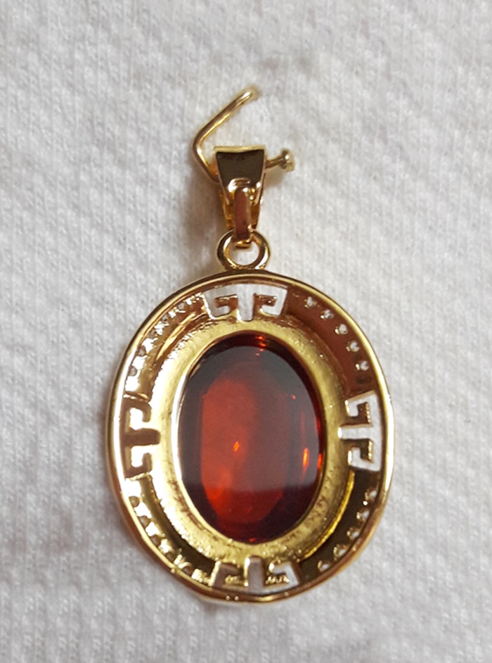 สินค้าหมดค่ะ จี้พลอยมณีใต้น้ำ(เพชรพญานาค)สีแดงแบบกลางเลี่ยมกรอบประดับเพชร(ทุกราศี)เสริมโชคเสริมดวงค่ะ