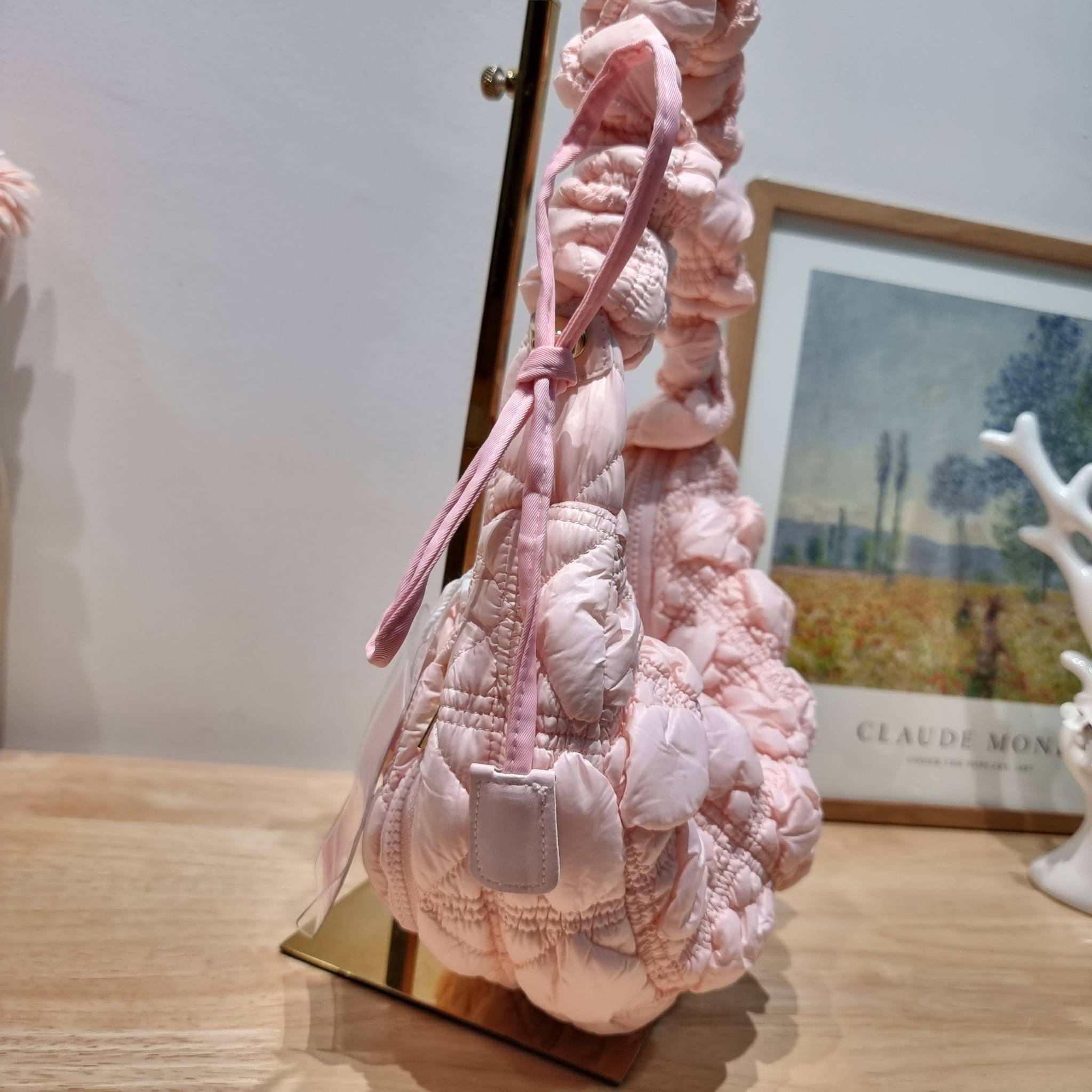 Carlyn cozy bag / Carlyn glaze bag 13 สีพร้อมส่ง อีกหนึ่งคอลเด็ด ที่ฮิตแบบฉุดไม่อยู่ กับไอเท็มนุ่มนิ่มจากเกาหลี พร้อมสีใหม่ล่าสุด กระเป๋าสะพายก้อนเมฆสุดเก๋ ที่สามารถใช้ได้หลากหลาย