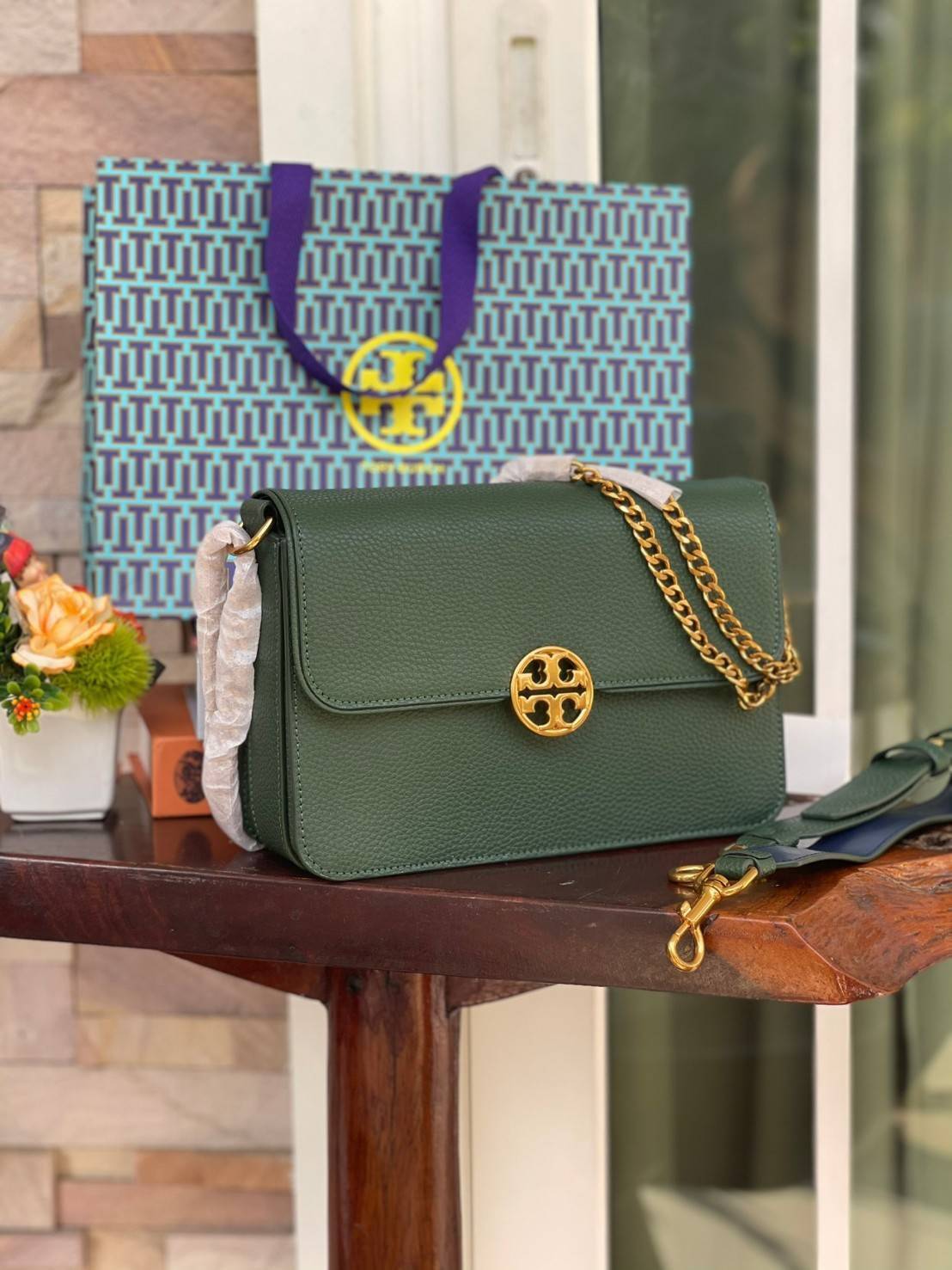 Tory burch description chelsea shoulder bag กระเป๋าที่ใช้เป็น Everyday Bag