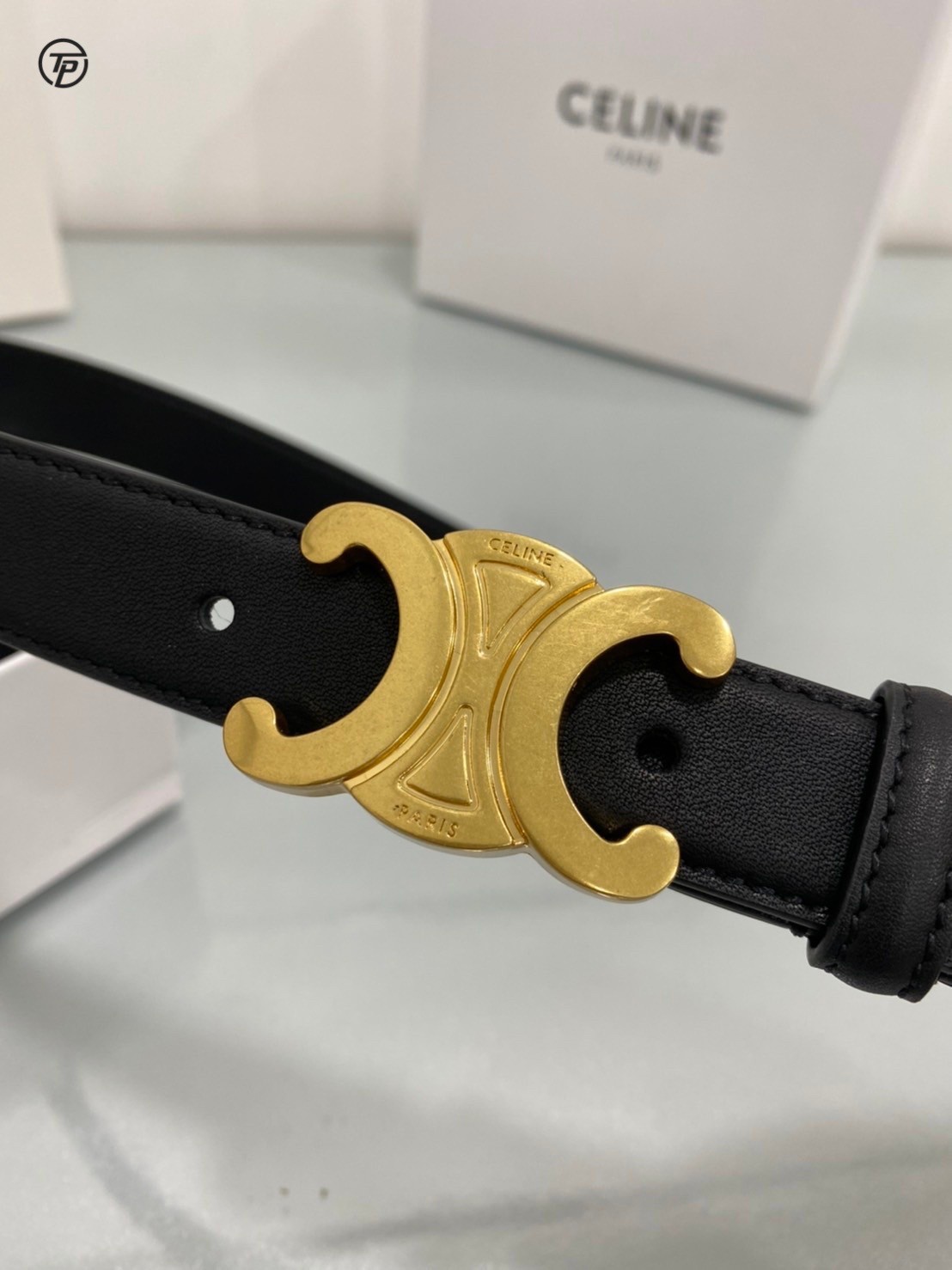 CELINE Belt Leather / CELINE Triomphe Belt in Smooth Calfskin พร้อมส่ง เข็มขัดเซลีน มีเส้นเดียวใช้ได้ทั้งปี ไม่ว่าลุคไหนๆ เส้นเดียวเอาอยู่ งานหนังเรียบสวยมาก แนะนำค่ะ