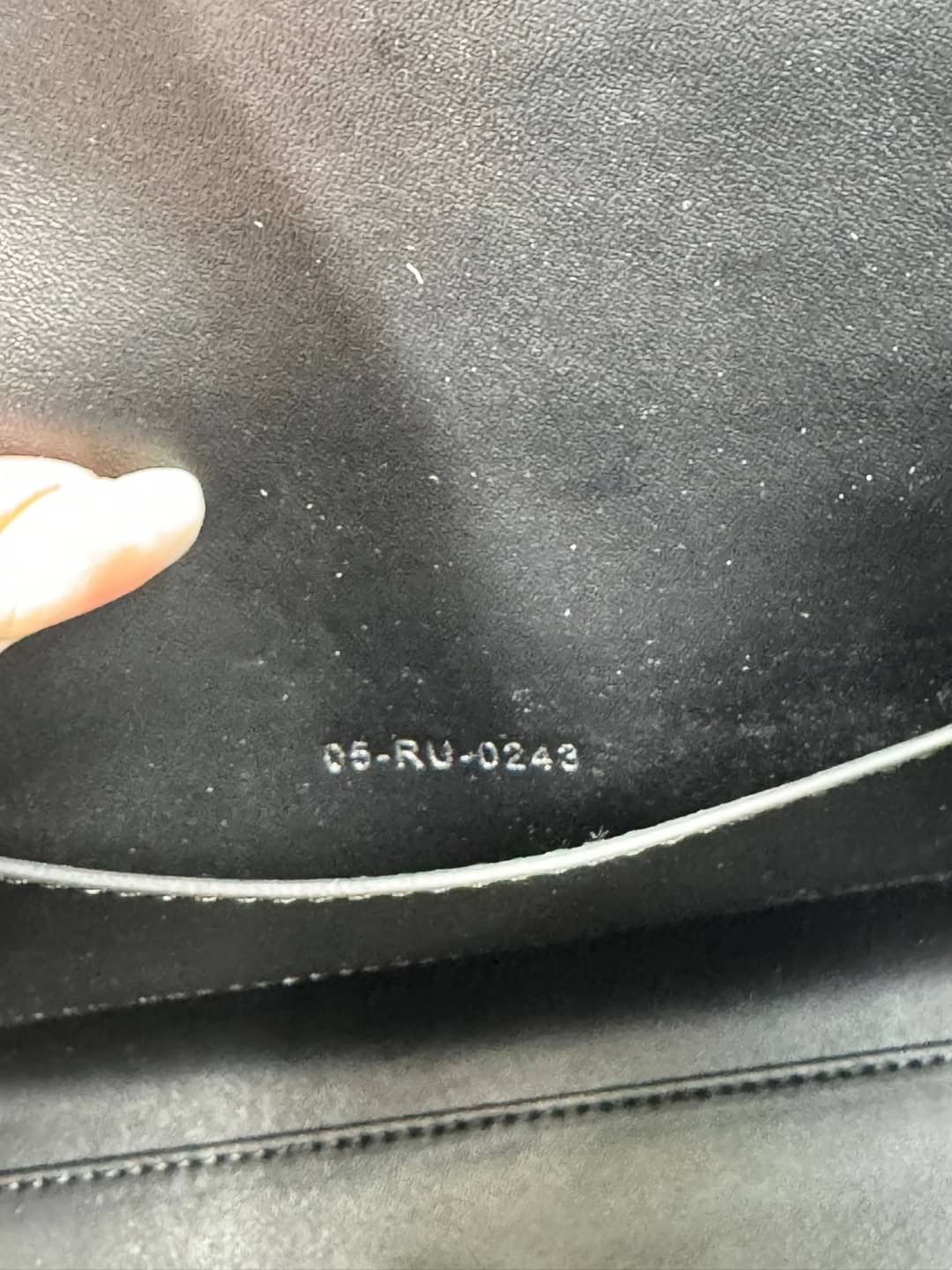 DIOR SMALL BOSTON BAG White Box Calfskin / DIOR Box Bag พร้อมส่ง กระเป๋าสะพายทรงกล่อง New for Winter 2023 คอลผู้ดี สวยหรู ตอบโจทย์และแมทช์ได้กับทุกลุคทุกสไตล์