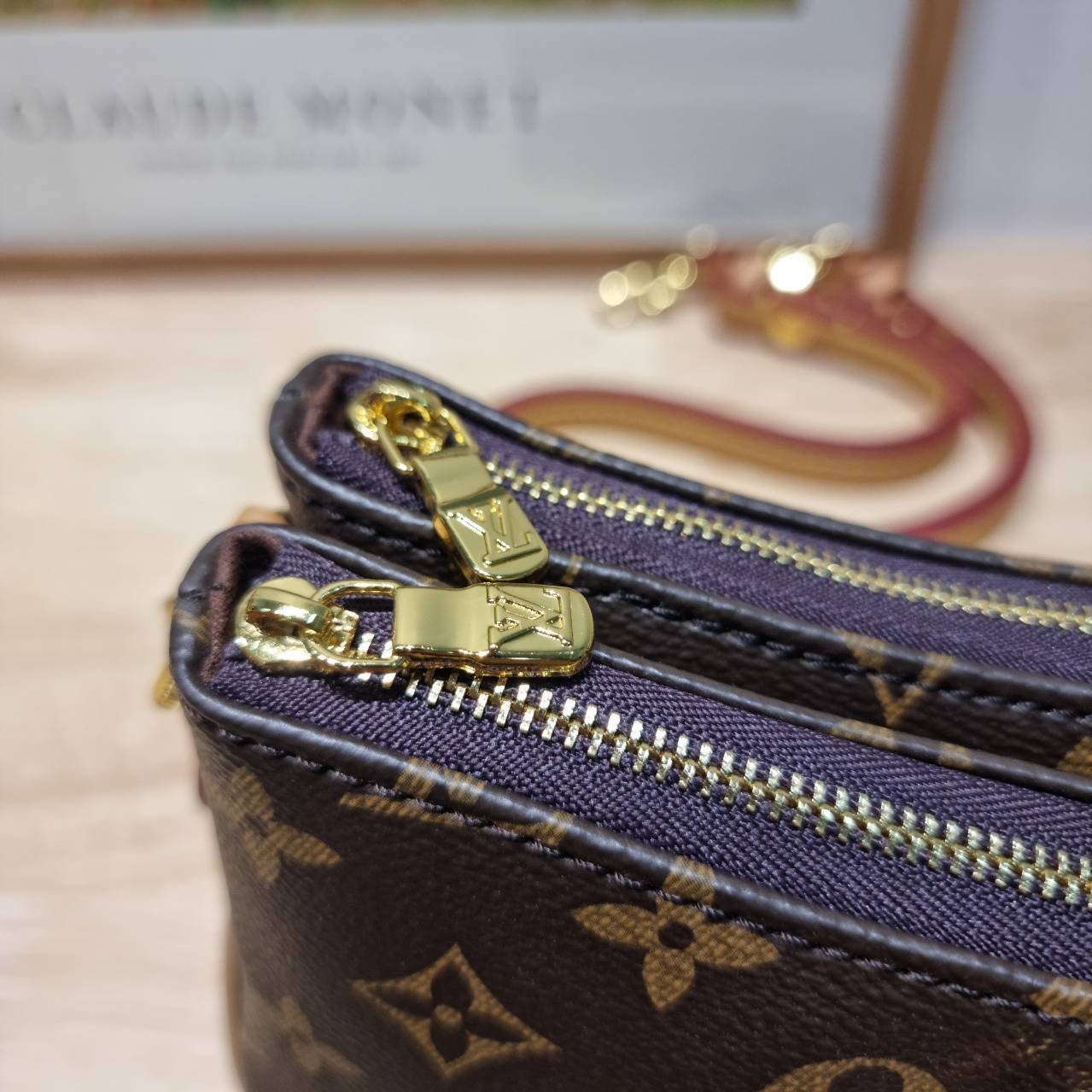 LV liv pochette กระเป๋าสะพายทรงสวย เป็นเอกลักษณ์ ดีไซน์ลวดลายโมโนแกรมเรียบหรู