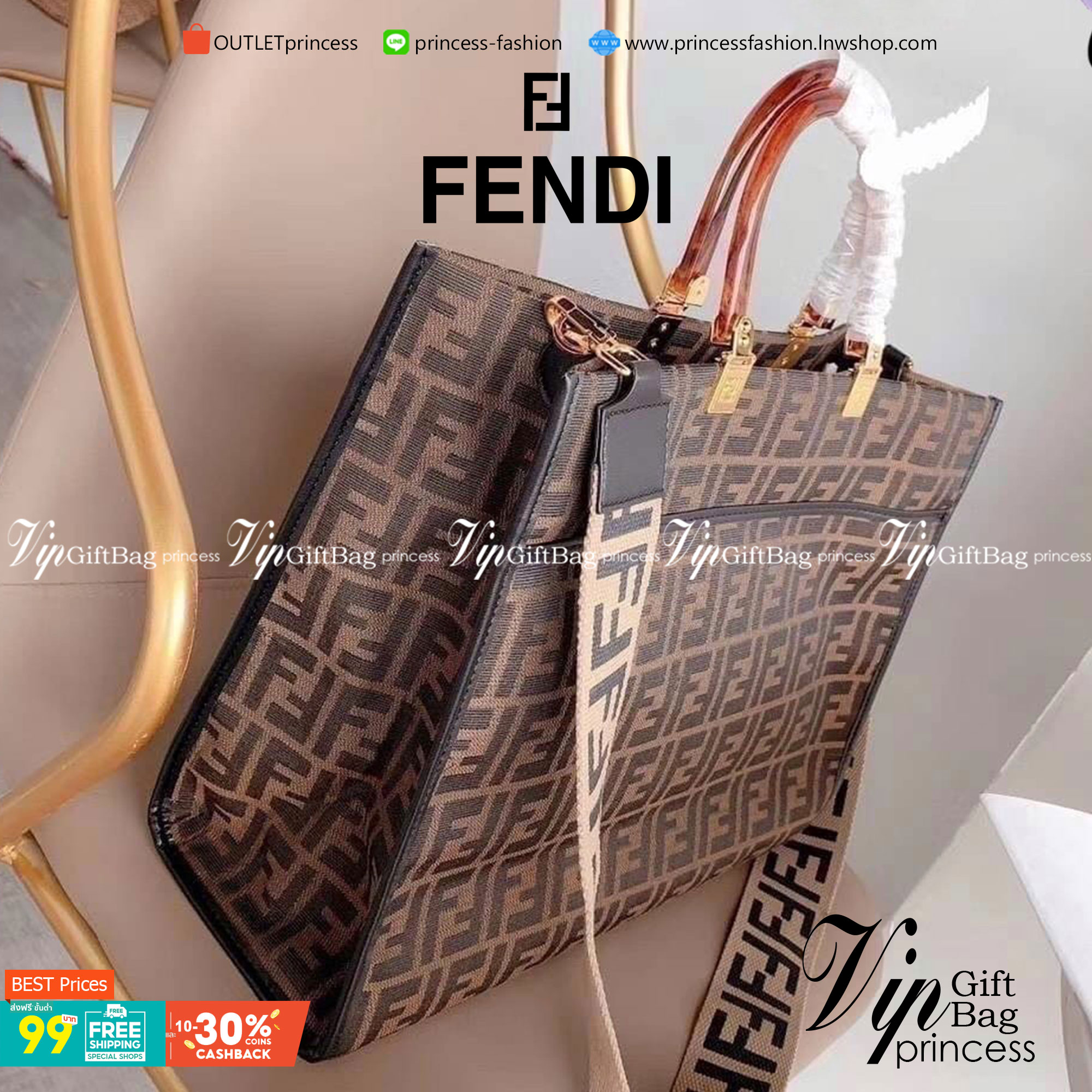 VIP 】FENDI MONOGRAM SHOPPING BAG สวยมงลงมากค่ะ กระเป๋าสะพายข้างได้ ถือได้ ใบใหญ่ลายโมโนแกรม FF สวยมากทรงนี้ใช้เป็น everyday bag ได้ จุใจใส่ของได้เยอะ ตัวกระเป๋าผลิตจากผ้าทออย่างดี อยู่ทรงสวยสายยาวเป็นสายผ้า ตรงหูด้านบนเป็นพลาสติกแข็งทนทาน น้ำหนักเบา ภายใน