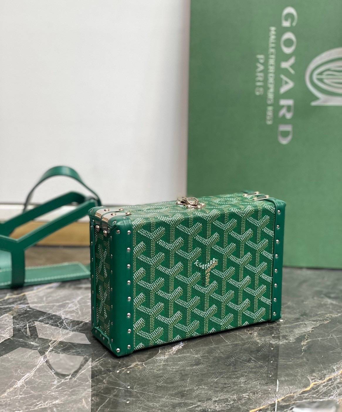 ORI หนังแท้ | Goyard Minaudière Trunk Bag กระเป๋าสะพายทรงแมสเซ็นเจอร์ เป็นคลัตช์ได้ในใบเดียว น้ำหนักเบา ทรงกล่องดีไซน์ใช้งานง่าย สวยหรู
