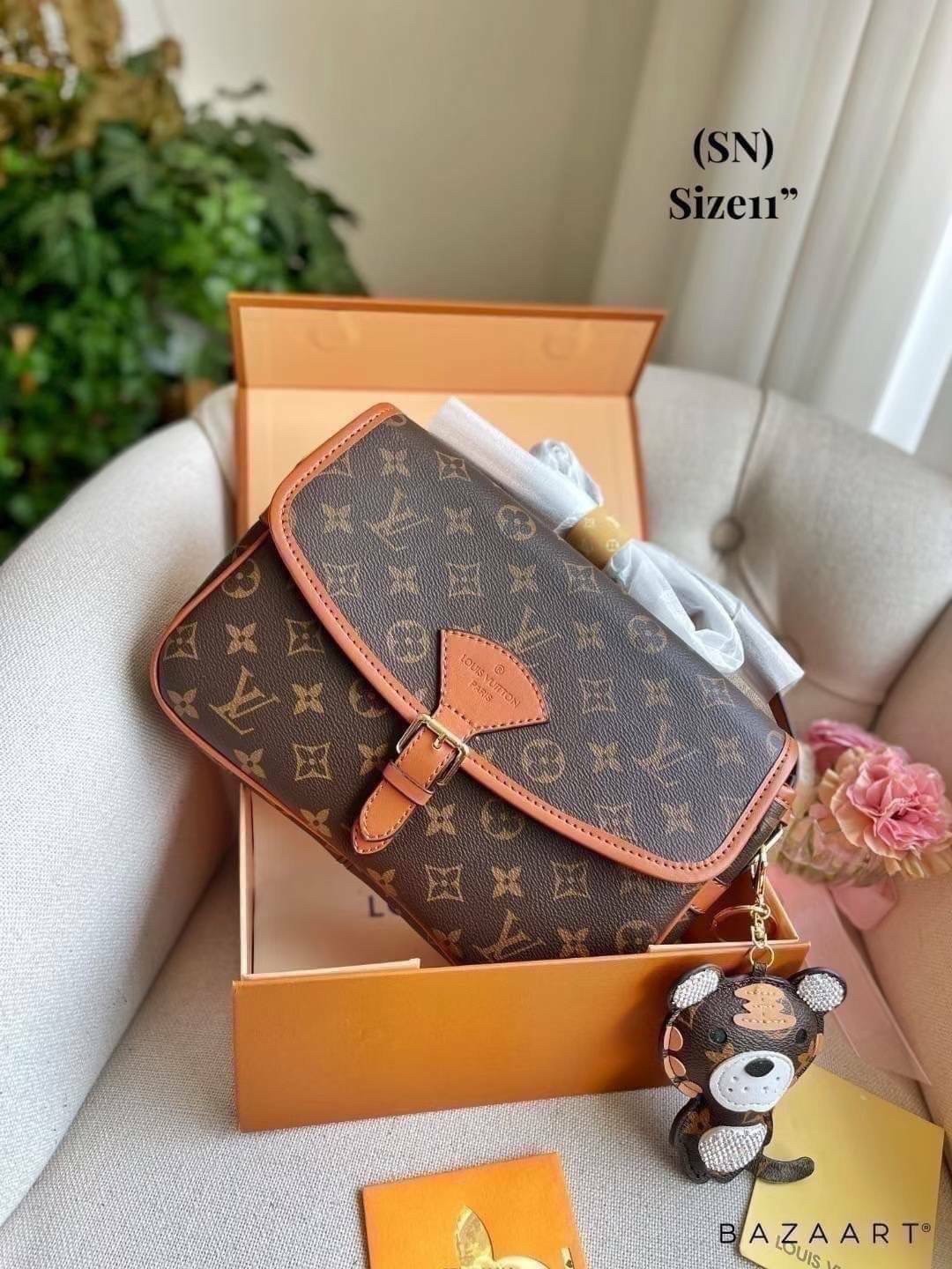 LV Monogram Sologne Crossbody Bag ที่สุดของรุ่นหายากที่จัดเต็มให้แบบฟูลเซ็ท กระเป๋าสะพาย พร้อมน้องหมีห้อย ดีไซน์น่ารักน่าใช้