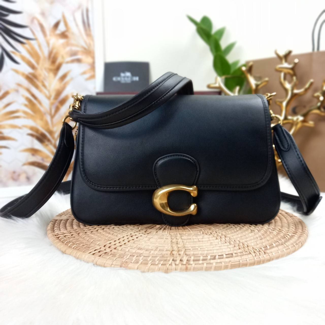 COACH SOFT TABBY SHOULDER BAG (C4823//C5261) กระเป๋าถือ กระเป๋าสะพาย ที่ใครๆก็เข้าถึงได้ หรูหรา คลาสสิค ลุคเรียบร้อย แต่ความสวยไม่น้อย! ดาเมจความลุคผู้ดีรุนแรงมาก!!เกินต้าน!!// วัสดุหนังแท้ทั้งใบ หนังเรียบ หนังนิ่มมากๆ อยู่ทรงสวยมากๆด้วย// ด้านในโล่งกว้าง