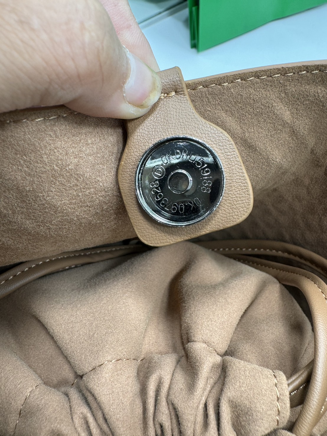 BOTTEGA MINI CABAT LEATHER TOTE BAG 19cm กระเป๋าสะพายขนาดมินิ พร้อมใบลูก ดีไซส์สานเป็นเอกลักษณ์ หนัง nappa นิ่มสวยงาม