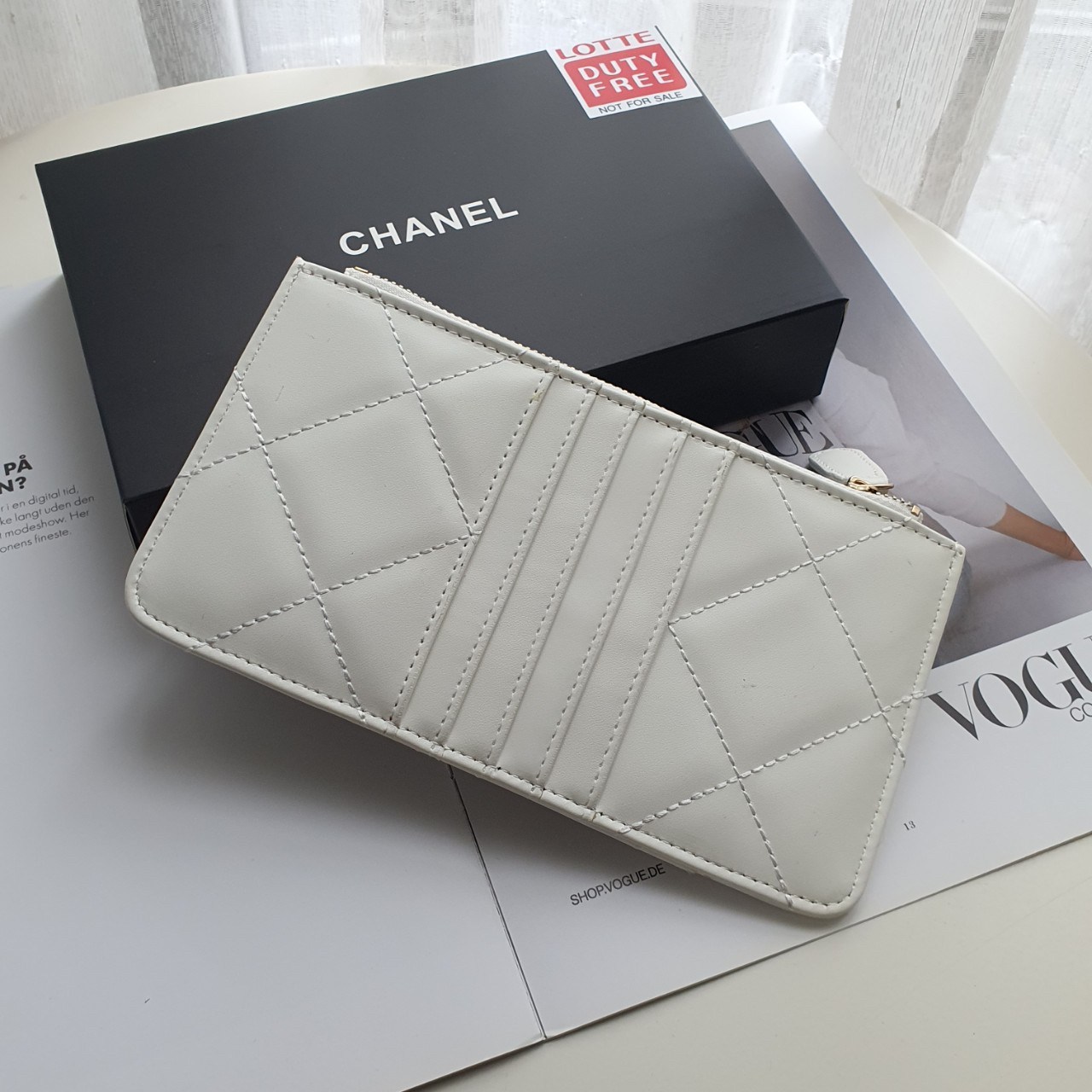 CHANEL LONG WALLET CARD PHONE HOLDER พร้อมส่งครบ 3 สี ❤️🖤🤍 พร้อมส่งที่ไทยค่าา กระเป๋าสตางค์รับทรัพย์ แนะนำรุ่นนี้เลยคะ งานพรีเมี่ยมกิ้ฟท์จากเค้าเตอร์ต่างประเทศ กระเป๋าสตางค์ทรงสวย สะดุดตา หนังสัมผัสลายด้าน จากแบรนด์ 𝗖 Ǖ