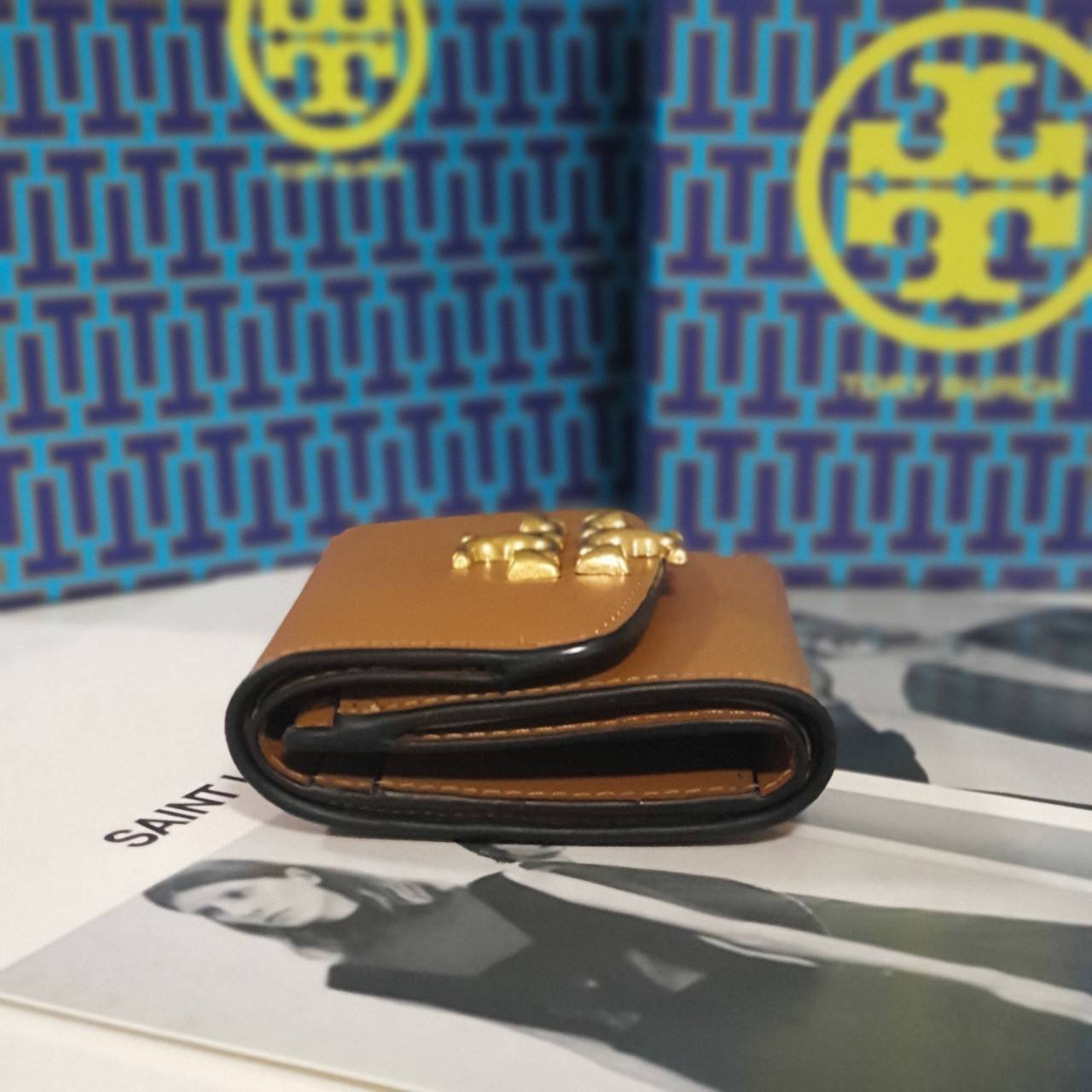 ของแท้ 💯% TORY BURCH SMALL WALLET กระเป๋าสตางค์สุดคลาสสิค ใบจิ๋วขนาดกำลังน่ารัก พกพาง่าย วัสดุหนังแท้ ประดับโบโก้ทอง