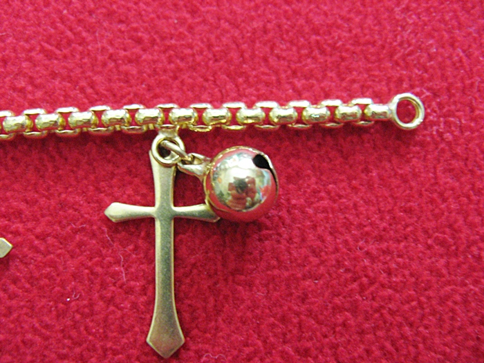 สินค้าจองค่ะ สร้อยข้อมือทองเหลือง+จี้ไม้กางเขนค่ะ