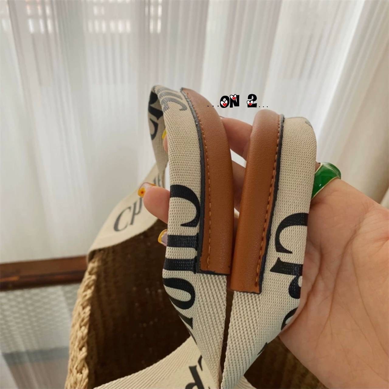 CHLOE small woody basket / Chloe bucket กระเป๋าสะพายสานทรงตะกร้า ใบเล็ก ยอดฮิตติดลมของแบรนด์ ด้วยวัสดุสังเคราห์จากธรรมชาติ สานทอเต็มใบออกมาเป็นลวดลายสวยงาม