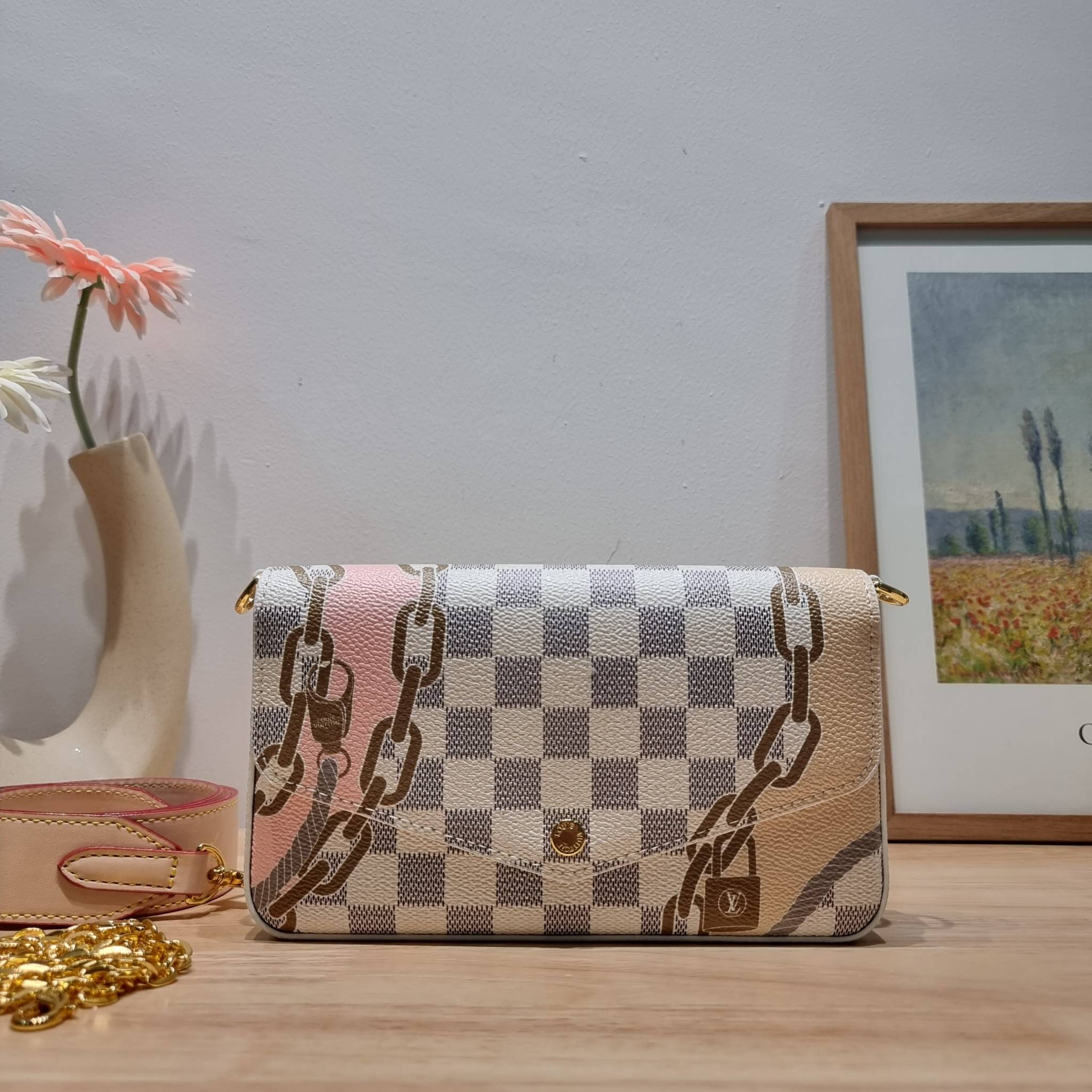 LV Felicie Pochette Damier Azur Canvas - Wallets and Small Leather / LV DAMIER AZUR POCHETTE WITH NAUTICAL PRINT เป็นหนึ่งคอลใหม่ที่มอบสีสันสดใสรับ summer ได้ดี กับกระเป๋าสะพายทรงพอช ดีไซน์ออกมาให้ใช้งานได้หลากหลาย