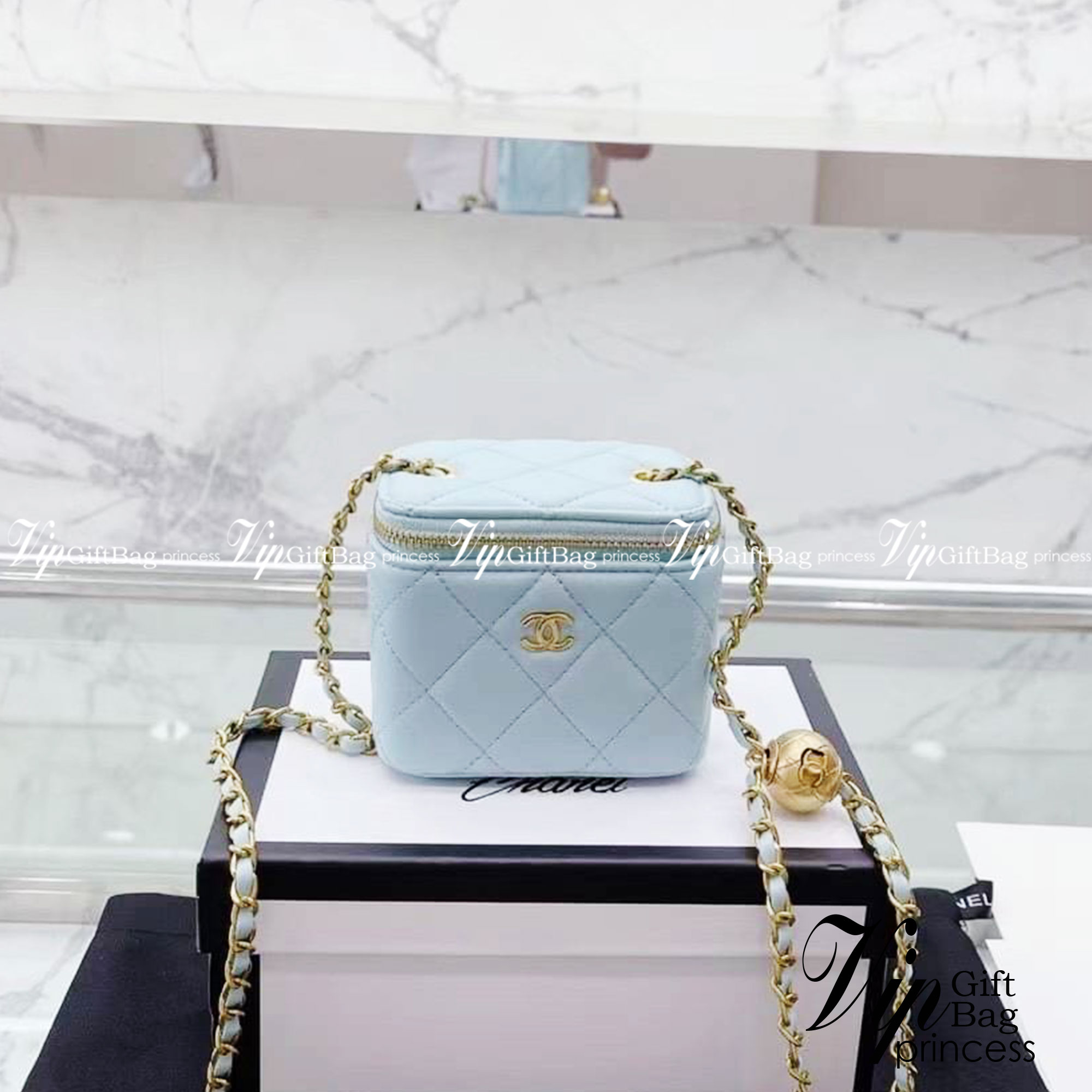 Chanel Pearl Crush Mini Vanity / Chanel Vanity crossbody bag กระเป๋าทรงกล่องใบเล็กน่ารัก งานหนังสวย ตอบโจทย์และครองใจสาวๆ ได้อย่างแท้จริง