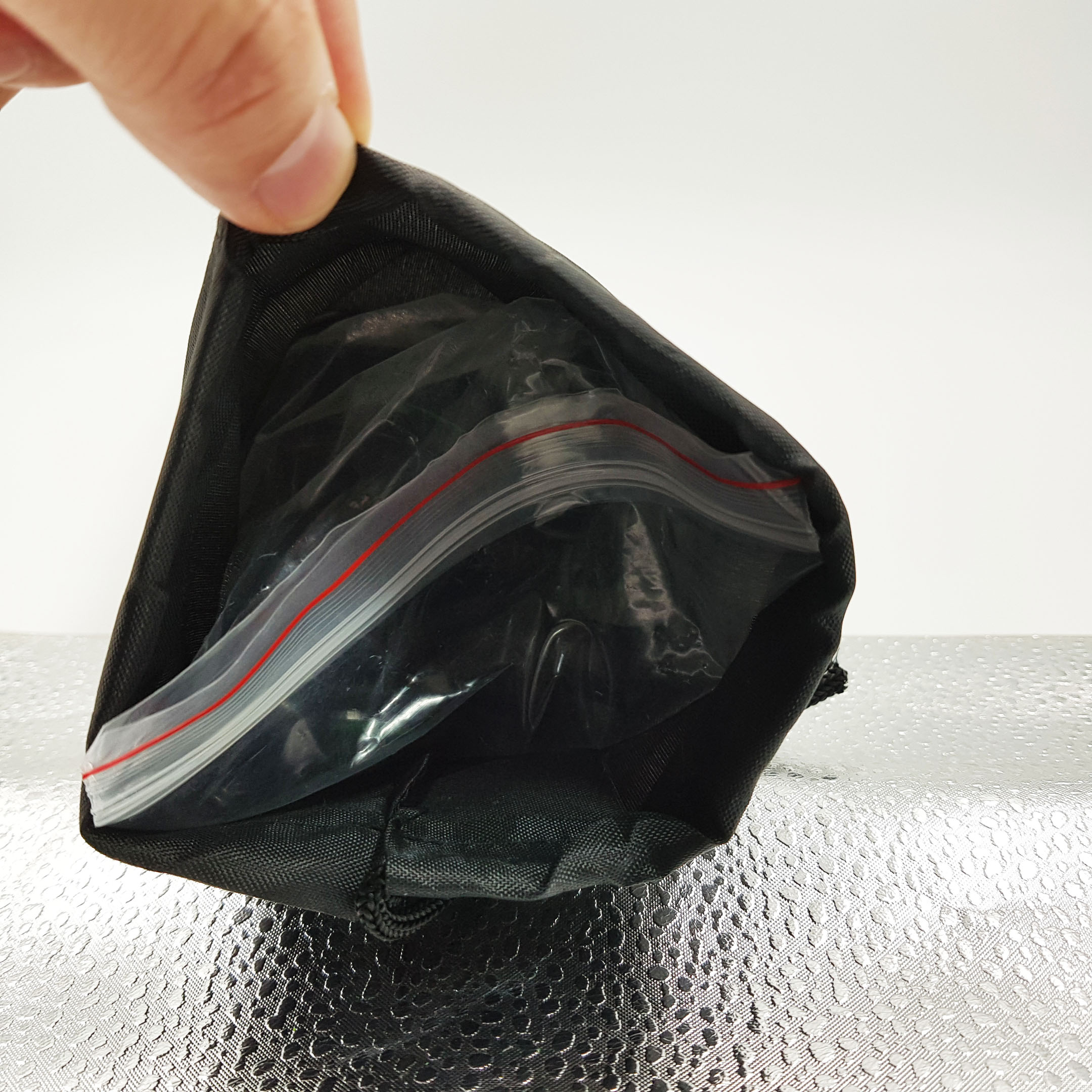 ชุดหมากรุกสากลเรซิ่นตัวหมากสีครีมตัวเบาและกระดานผ้ายางพร้อมถุงผ้าย่ามพกพา