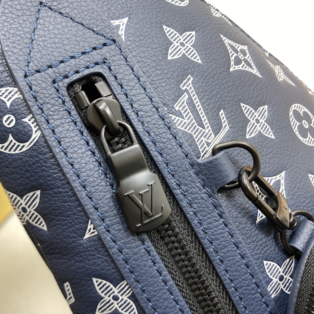 TOP ORI หนังแท้ | LV Duo Slingbag / LV Belt Bag กระเป๋าคาดอกดีไซน์ใหม่ สปอร์ตและดูหรูในตัว รูปทรงใช้งานง่ายได้ทุกลุค ที่สุดของไอเท็มขายดี