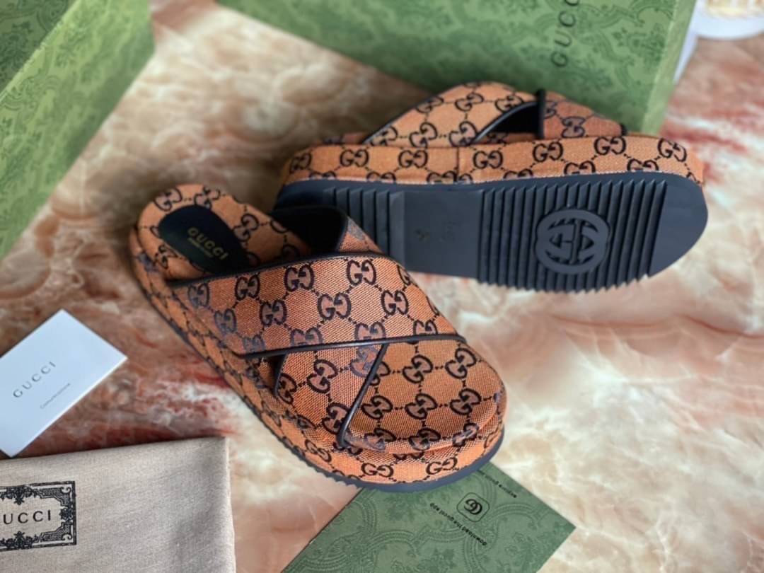 หนังแท้ GUCCI Denim Sandals / GG jacquard organic denim platform sandals / GG Shoes พร้อมส่งที่ไทย รองเท้าผ้าเดนิมเกรดเทพออริจินอล ภาพสินค้าถ่ายจากงานขายจริง ใช้งานต่างประเทศได้ค่ะ