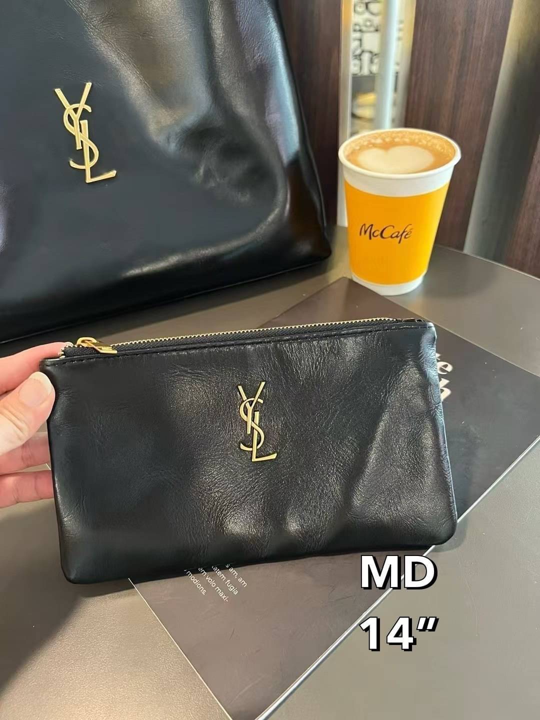 YSL Hobo Leather Bag / YSL Hobo Suede Bag กระเป๋าสะพายทรงโท้ทใบใหญ่รุ่นใหม่ หูจับในตัวใช้งานง่ายจุของได้เยอะ งานหนังเรียบและงานหนังกลับสีน้ำตาล ดีไซน์เรียบแต่หรู