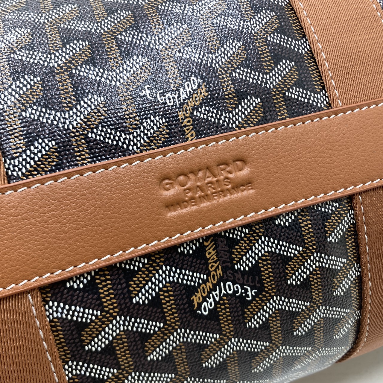 ORI หนังแท้ | Goyard Barrel 40 Sports Bag กระเป๋าสะพายทรง Keepall ใบใหญ่ ดีไซน์สปอร์ต ภายในโล่งกว้าง จุของได้เยอะ มีหูจับด้านบน เพิ่มฟังชั่นหูหิ้วด้านข้าง สะดวกใช้งาน
