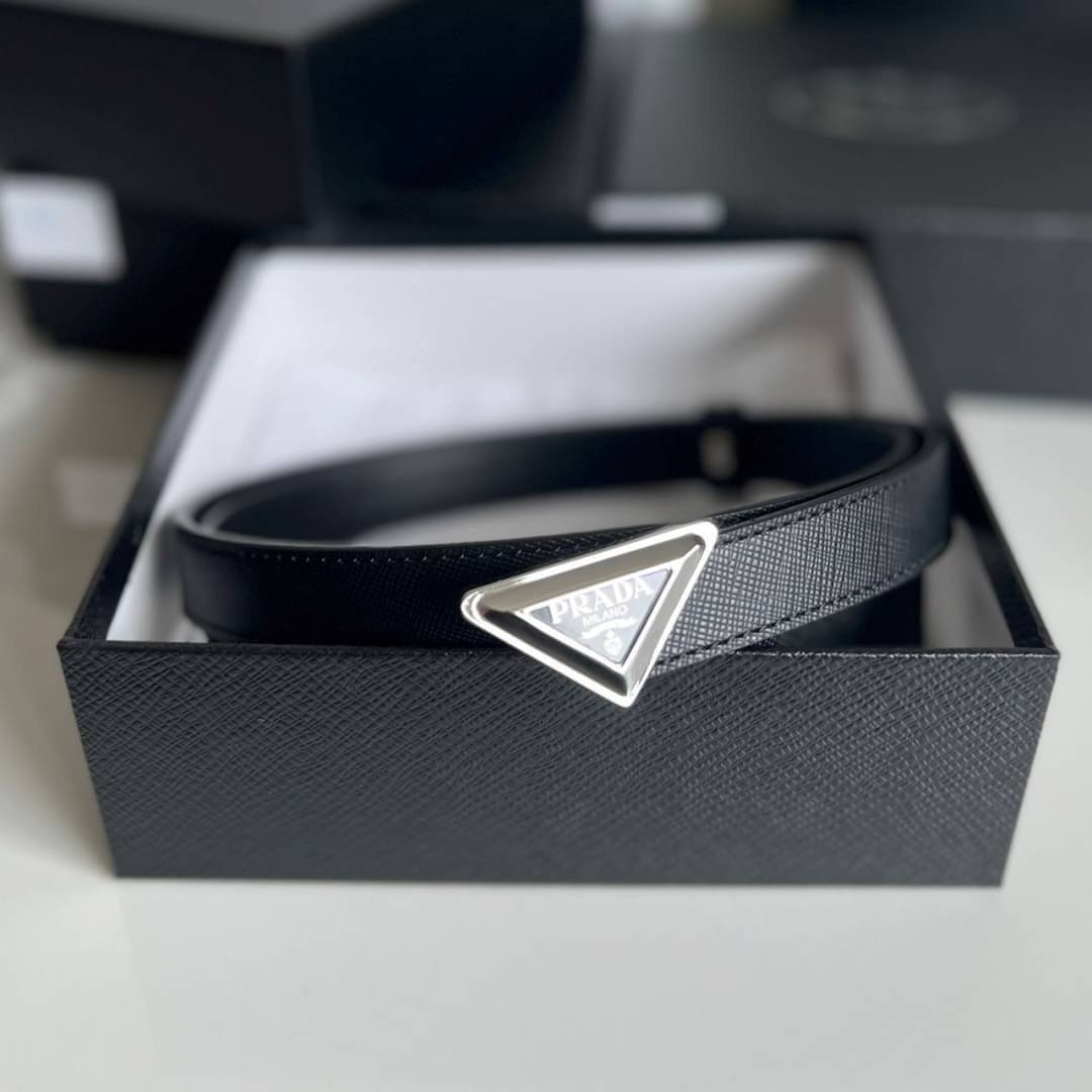 PRADA BELT LOGO 2CM / Prada Triangle Saffiano Logo Belt เข็มขัดพราด้าทรงสามเหลี่ยม เกรดใช้สลับของจริง หนังแท้ ออริจินอล ใช้งานต่างประเทศได้
