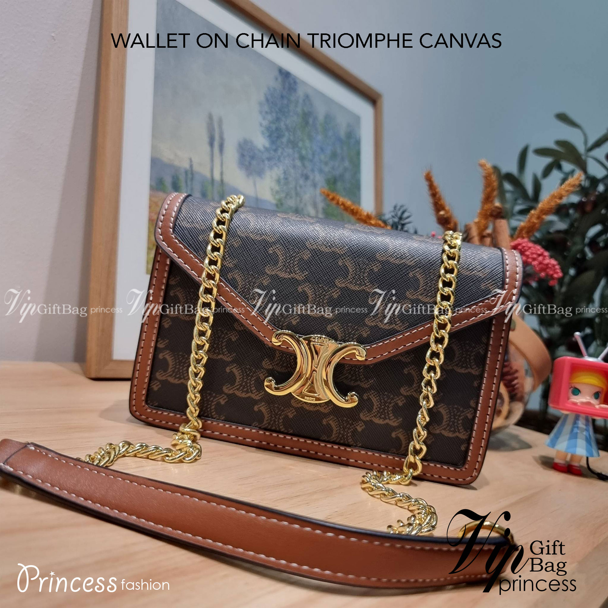 CELINE WALLET ON CHAIN TRIOMPHE CANVAS AND CALFSKIN ใหม่ล่าสุด สวยเฉี่ยว ไม่เหมือนใคร กับกระเป๋าสะพายกึ่งกระเป๋าสตางค์ ที่ใช้งานได้หลากหลายฟังก์ชั่น สะพายข้างได้ ถอดสายออกพกเป็นคลัทช์ได้