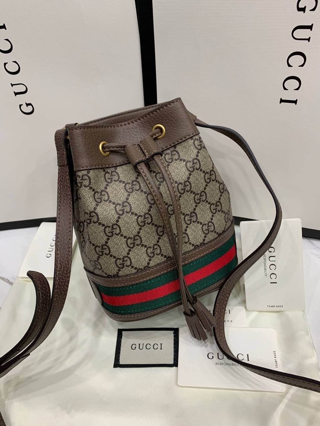 พรีเมี่ยมกิ๊ฟแท้ 100% 】GUCCI Ophidia mini GG bucket bag งานหนังแท้ รุ่นยอดนิยมใบขนาดน่ารักน่าใช้ กระเป๋าทรงบัคเก็ต สีผู้ดี๊ผู้ดี ตัวกระเป๋าดีไซน์คลาสสิค วัสดุหนังแท้ สวยคมทุกมุม ควรมีเลยค่าาา