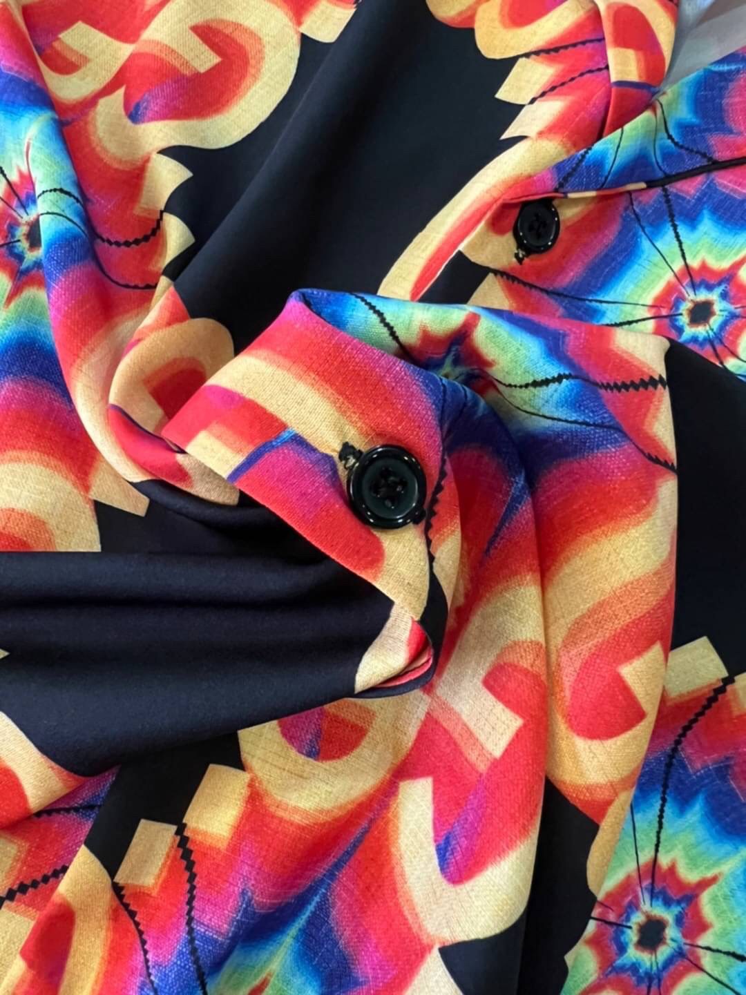 Gucci GG kaleidoscope silk bowling shirt / Gucci Men's Shirts / Gucci Shirts งานเกรดออริจินอล พิมพ์ลายคมชัด มีป้ายแท็กที่คอเสื้อทุกตัว พร้อมส่งที่ไทย ภาพสินค้าถ่ายจากงานขายจริง ใช้งานต่างประเทศได้