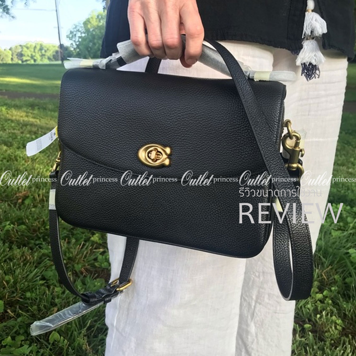 COACH CASSIE CROSSBODY BAG((68349//68348)) พร้อมส่งค่ะ! รุ่นฮิต กระเป๋าหิ้วได้//สะพายข้างหรือครอสบอดี้ร์ได้ หนังแท้นิ่มสวย เปิดปิดกระเป๋าแบบหมุนล็อค ภายในกระเป๋ามี3ช่องให้ใส่ของ แต่ล่ะช่องกว้าง สามารถใส่กระเป๋าเงินใบยาวได้;ของอื่นๆได้จุทีเดียวค่ะ ;มีช่องซ