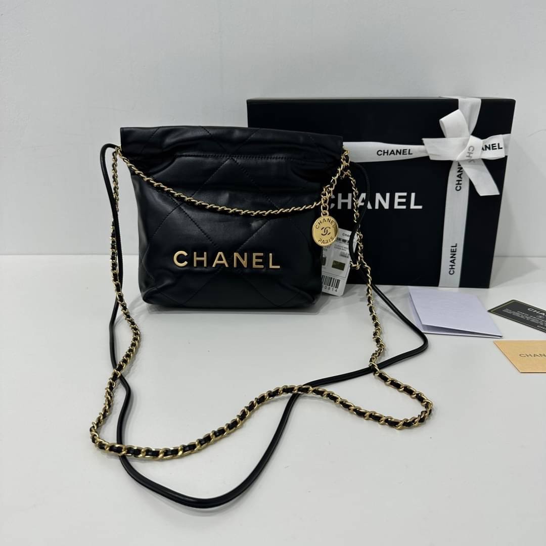 CHANEL 22 MINI HANDBAG Shiny Calfskin & Gold-Tone Metal พร้อมส่ง เกรดออริจินอล สลับของแท้ ใช้งานต่างประเทศได้ ภาพถ่ายจากงานขายจริง
