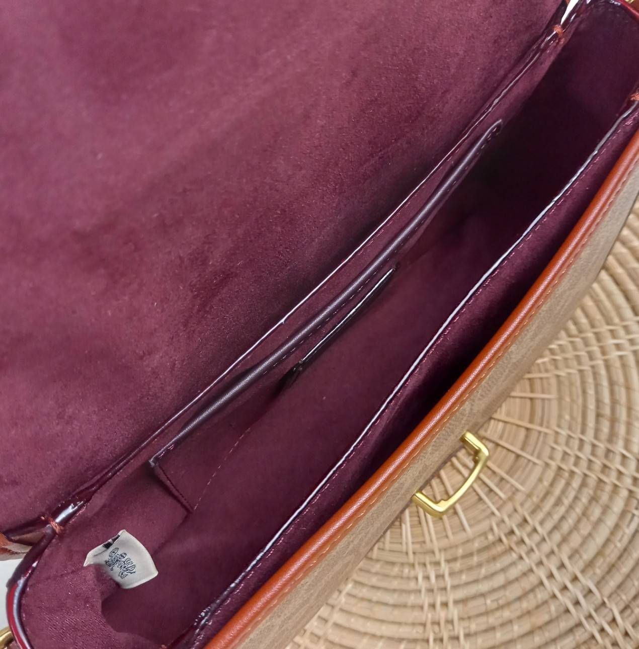 OUTLET 】COACH STUDIO SHOULDER BAG IN SIGNATURE CANVAS (COACH C6639) โอ้โห!! ตลึงเลย สวยฟาดมากๆเทอ!! 🌺ห้ามพลาดนะยูวว🤩รุ่นคลาสสิค เรียบหรู ดูแพงสุดๆ //พร้อมส่งก่อนใคร ยังไม่มีในช็อปไทยนะยูวว😘//กระเป๋าสะพาย คลอสบอดี ดีไซน์เฉียบ สายปรั