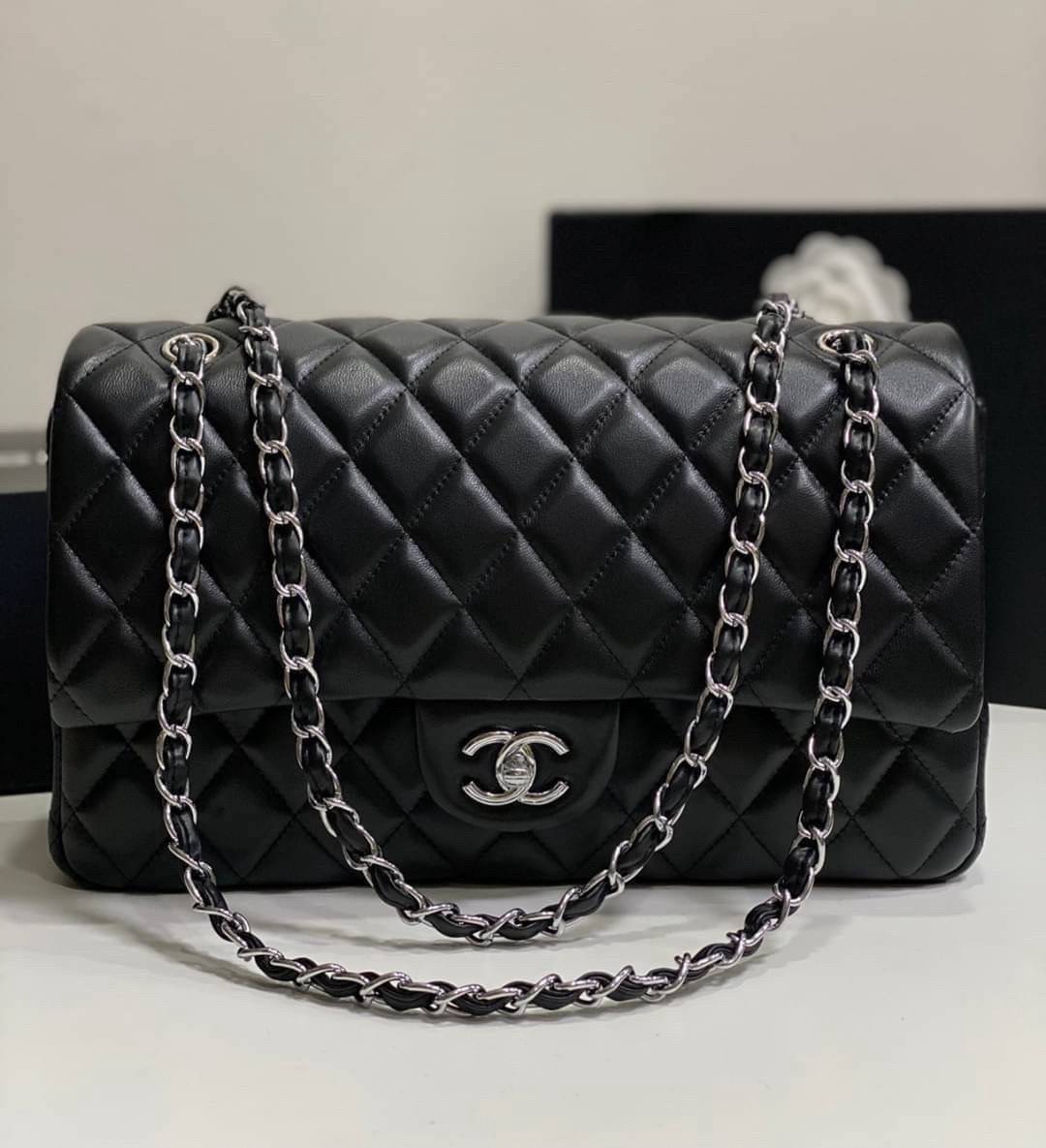 ORI หนังแท้ | CHANEL Classic Jumbo flap Bag 30cm กระเป๋าสะพายรุ่นยอดฮิตตลอดกาล นาทีนี้ต้องซื้อเก็บไว้ รุ่นไอคอนิกที่คุ้มค่า สวยงามหรูหราเหนือกาลเวลา