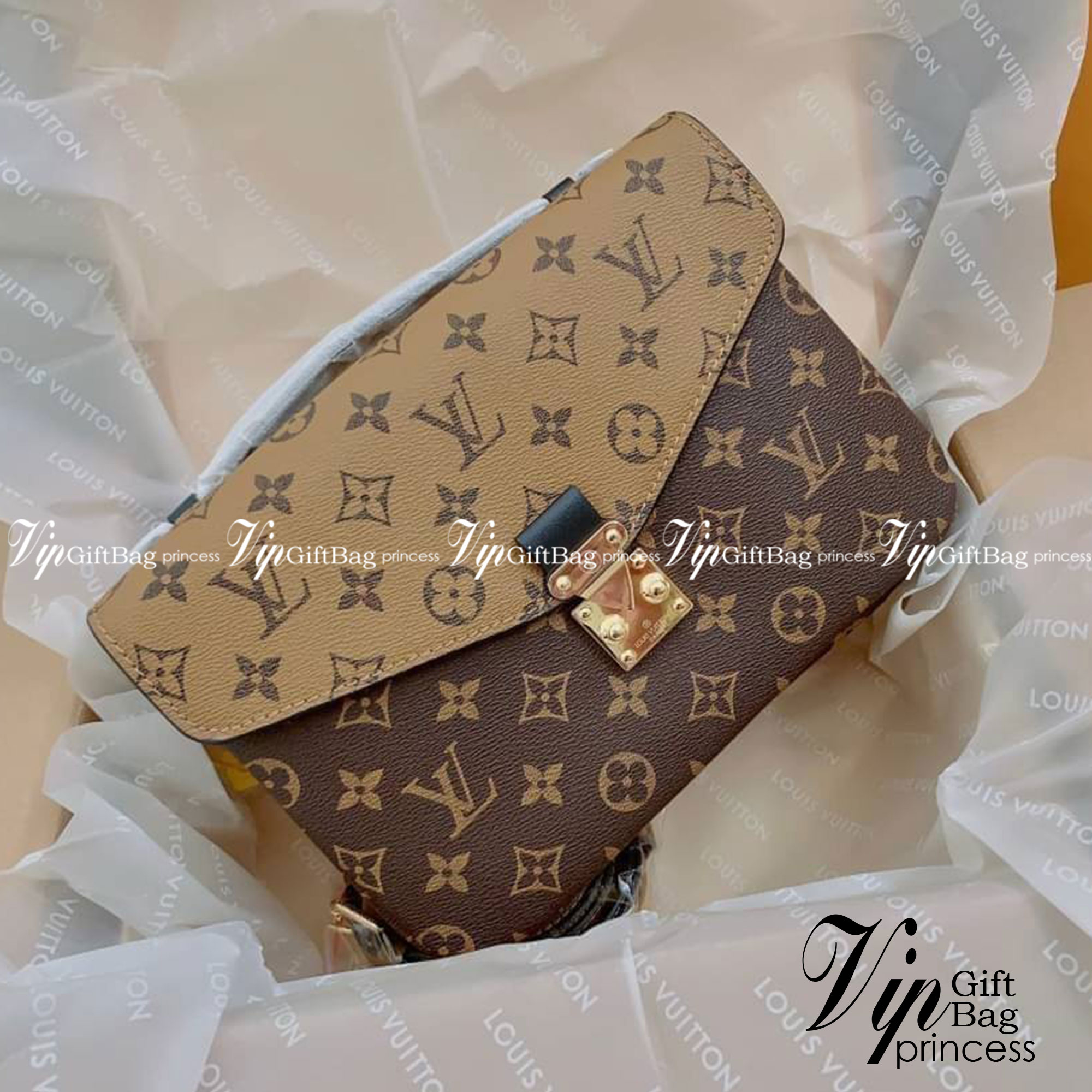 LV Pochette Métis ไอเท็มนำแฟชั่นที่น่าดึงดูดใจอย่างยิ่ง กระเป๋าที่มีรูปลักษณ์ทรงกะทัดรัดและใช้งานได้สะดวก หนังแท้แคนวาสอย่างดีเลยค่ะ ลาย Monogramอัญเป็นเอกลักษณ์ของแบรนด์