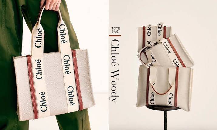 CHLOÉ Woody large leather-trimmed cotton-canvas tote กระเป๋าแบรนด์ดังจากสัญชาติฝรั่งเศส เป็นที่ชื่นชอบของเซเลบริตี โคลเอ้รุ่นนี้เป็นสไตล์วินเทจ เรียบหรูและดูดี ออกแบบมาเพื่อการใช้งานที่ง่ายแสนง่าย และยังจุของได้ไม่น้อยเลยทีเดียว เพิ่มความมีเสน่ห์และแข็งแร