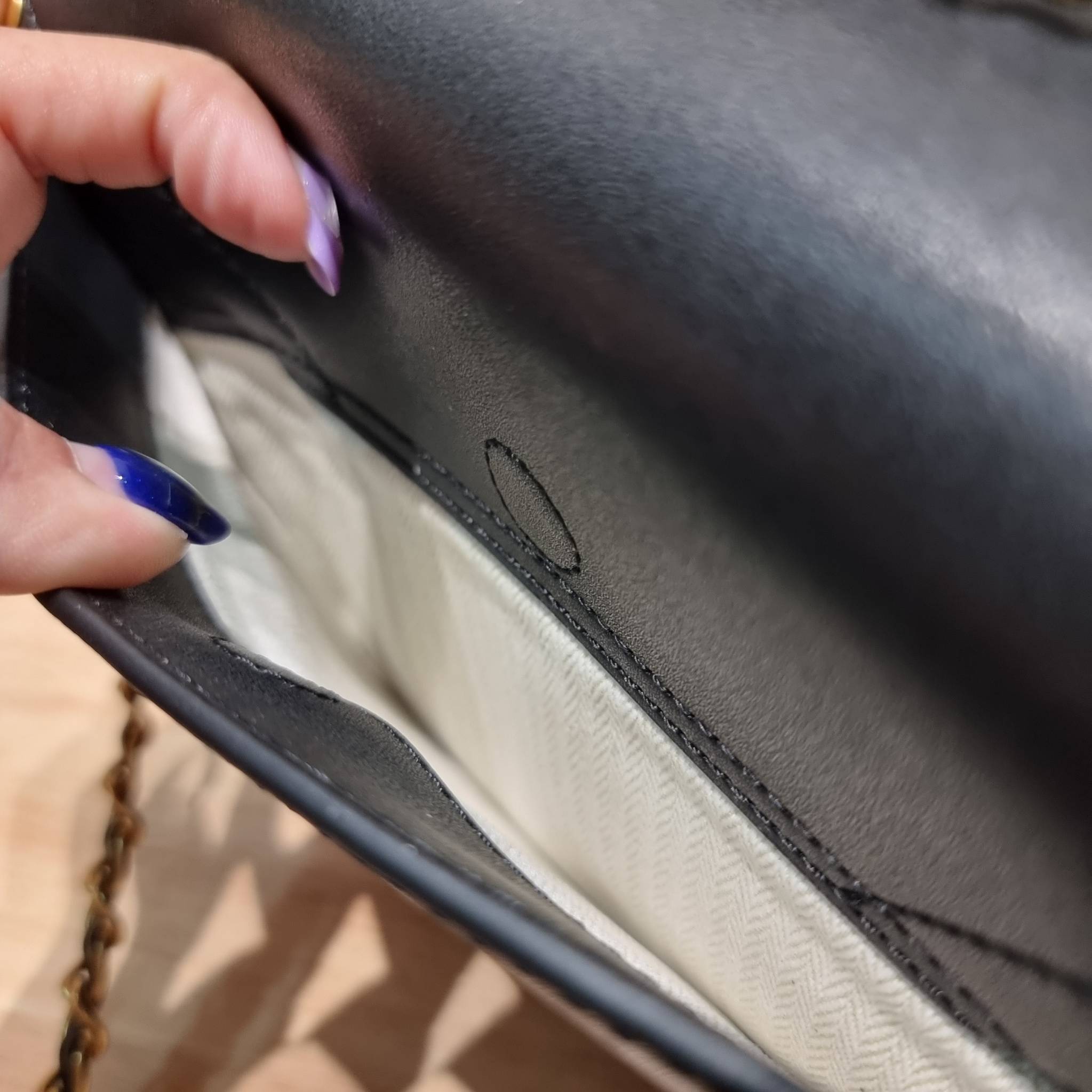 TORY BURCH BRITTEN STUDDED CROSSBODY BAG / Tory Britten Small Adjustable Shoulder Bag คอลเลคชั่นผู้ดี ดีไซน์ใหม่ล่าสุด กระเป๋าสะพายตัวท็อป ที่ตกแต่งด้วยโลโก้และหมุดสวยงาม เพิ่มดีเทลเป็นกิมมิคไม่ซ้ำใคร สายสะพายก็เลิศ