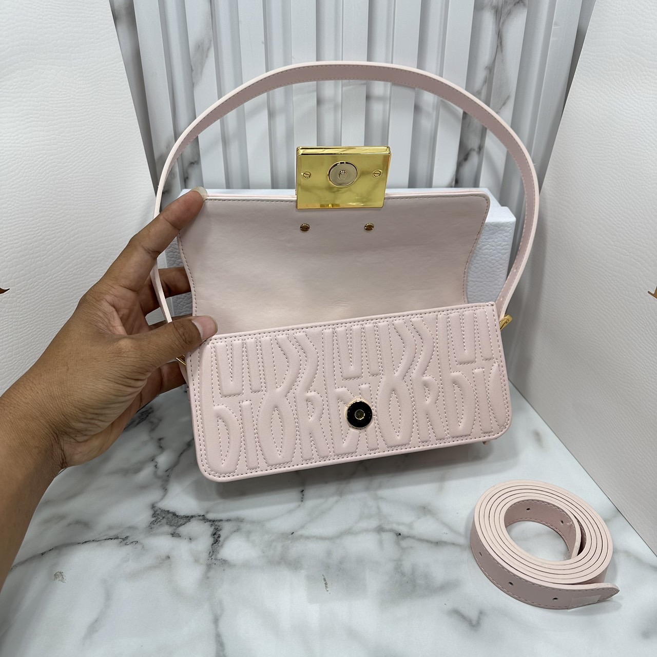 8.5" DIOR Miss Dior Flap Bag / Dior Clutch Bag / Pale Quilted Miss Dior Allover Leather กระเป๋าสะพายไหล่รุ่นใหม่ล่าสุด สง่างามทันสมัย เกรดออริ 1:1
