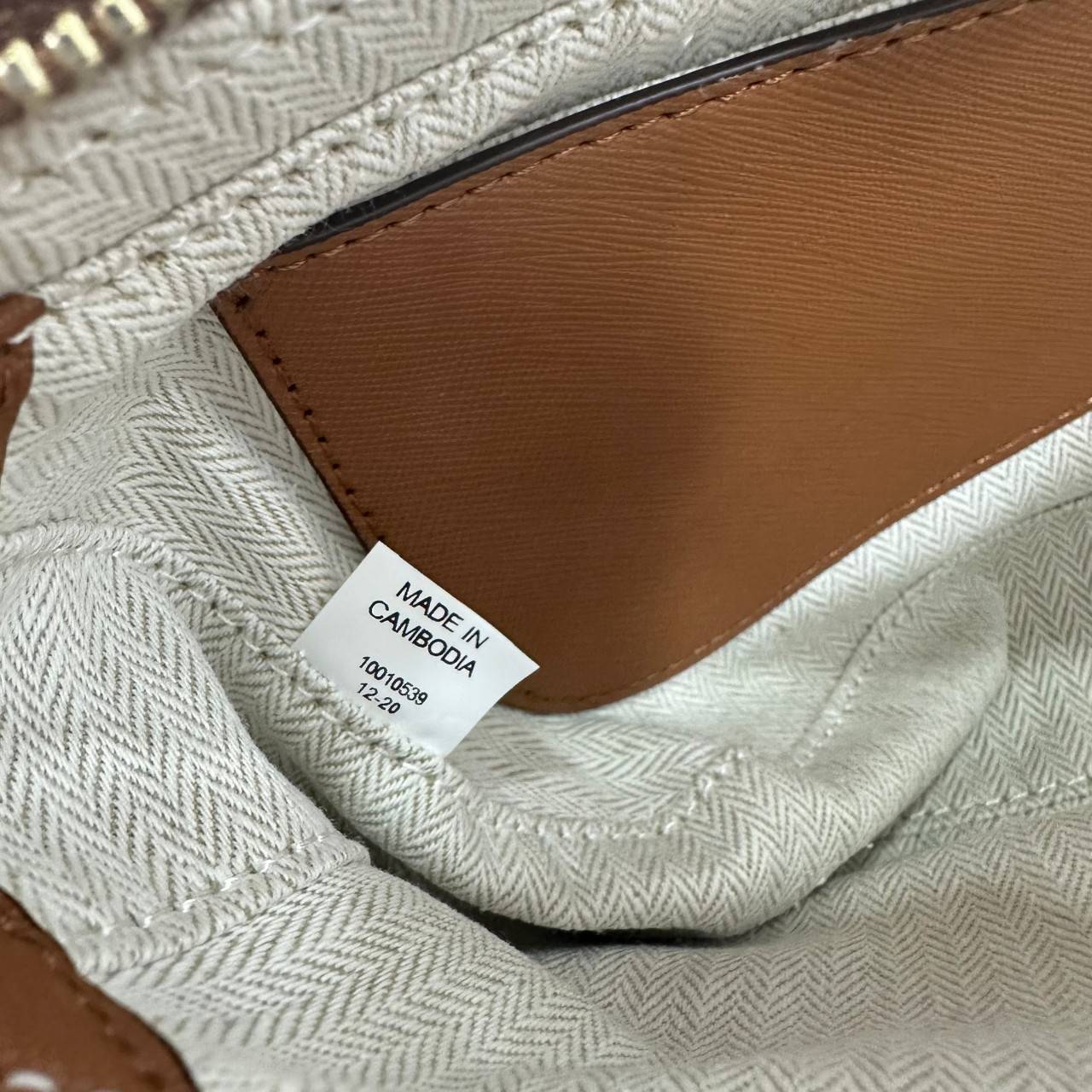 TORY BURCH EMERSON ZIP SHOULDER BAG 137416 / TORY BAG พร้อมส่ง 3 สี กระเป๋าสะพายไหล่ / คล้องแขน หนังซาเฟียโน่ ทนทาน