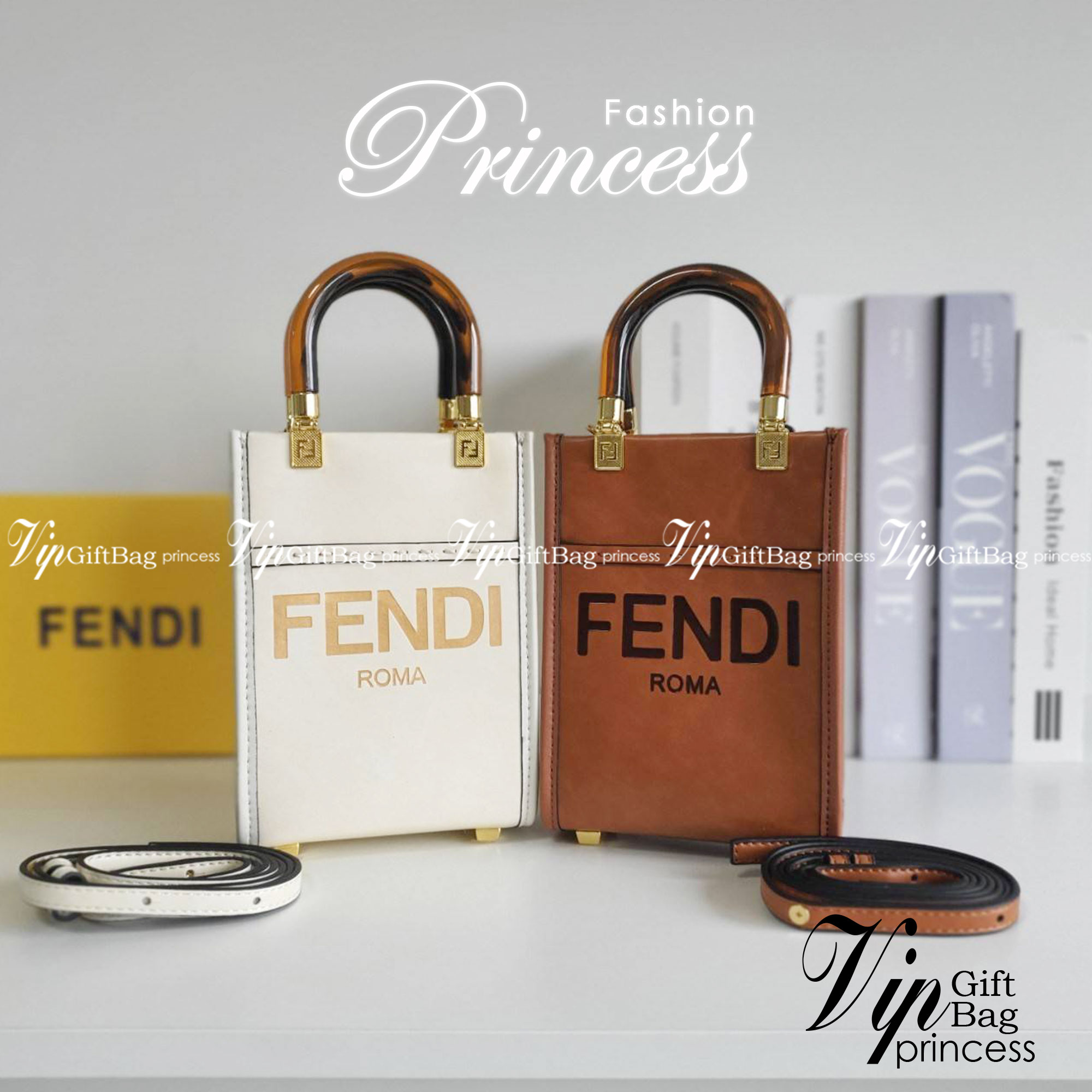 สวยหรูมาก กับ FENDI MINI SUNSHINE SHOPPER วัสดุหนังแท้ทั้งใบ ปั้มชื่อแบรนด์ด้านหน้า ที่จับเซรามิคสีสวยมีสลักแบรนด์ *ทรงมินิน่ารัก ด้านในเป็นช่องโล่งกว้าง สามารถใส่ กระเป๋าสตางค์สั้น มือถือได้ทุกรุ่น มาพร้อมสายสะพาย ถอดปรับได้ อะไหล่ปั้มแบรนด์สีทอง ปั้มโลโ