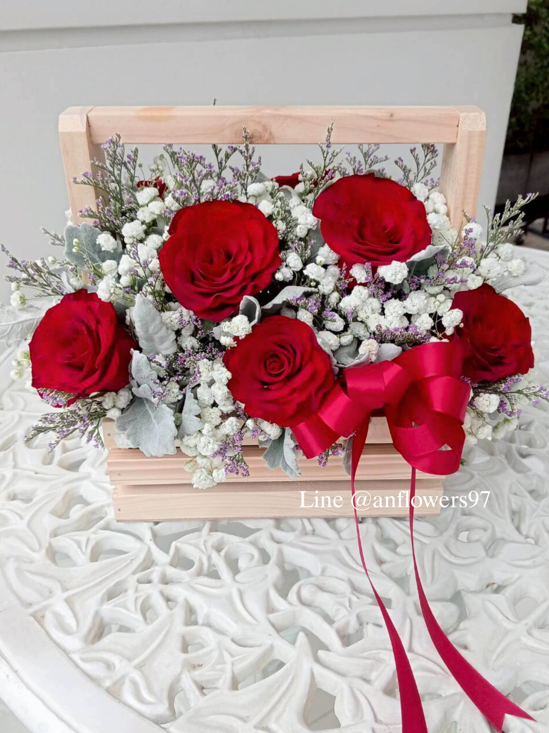 กระเช้าดอกไม้สด กระเช้าดอกไม้ Flower basket ตระกร้าดอกไม้
